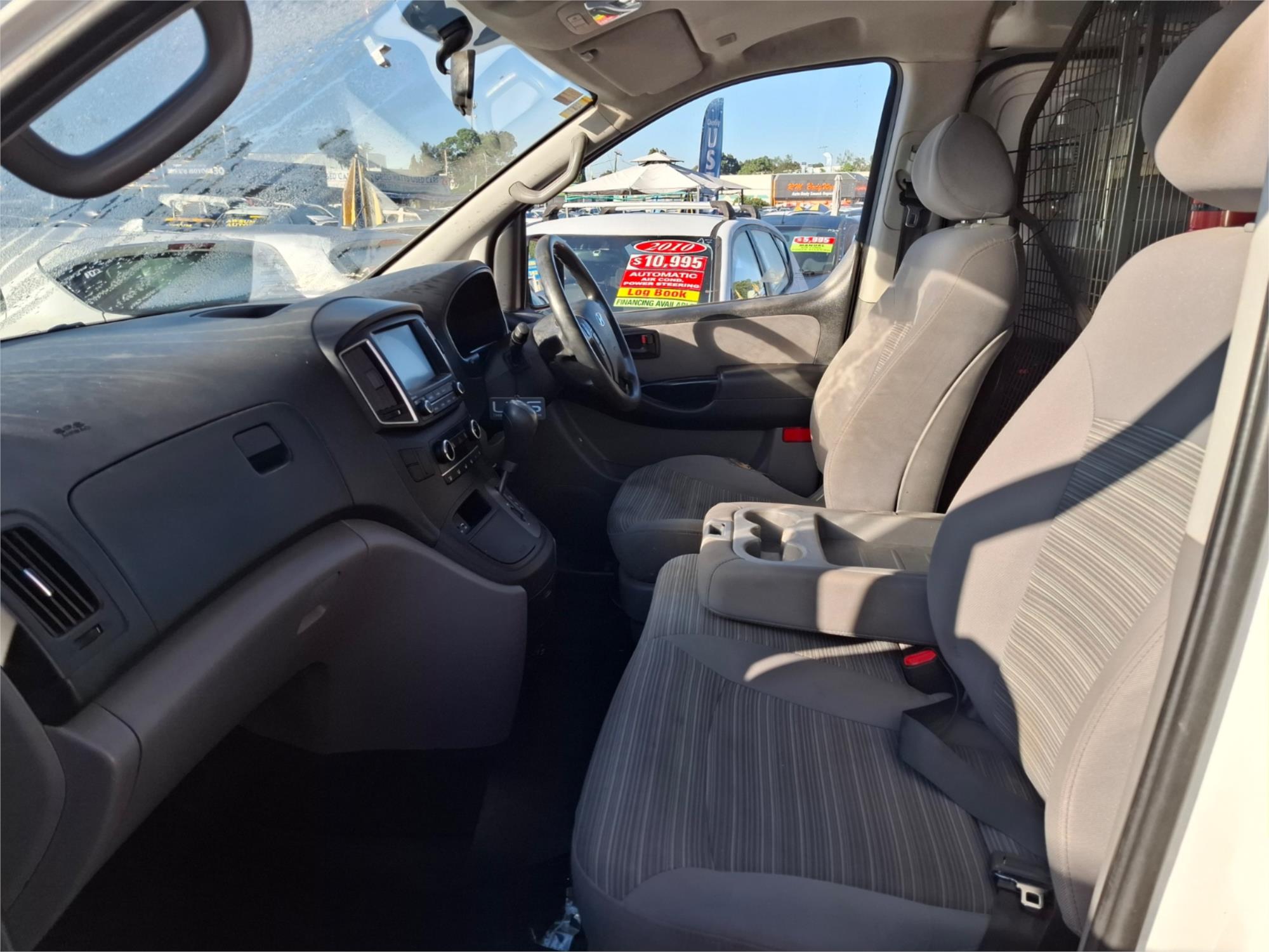 2019 HYUNDAI iLOAD TQ4 MY19 3S LIFTBACK 5 SP AUTOMATIC 4D VAN