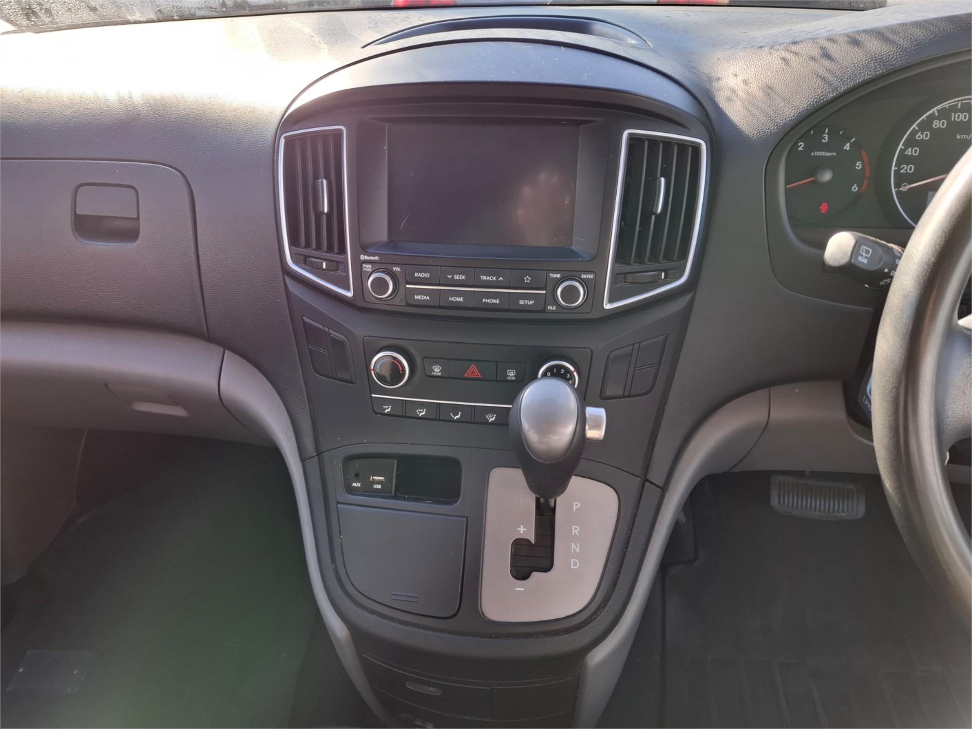 2019 HYUNDAI iLOAD TQ4 MY19 3S LIFTBACK 5 SP AUTOMATIC 4D VAN