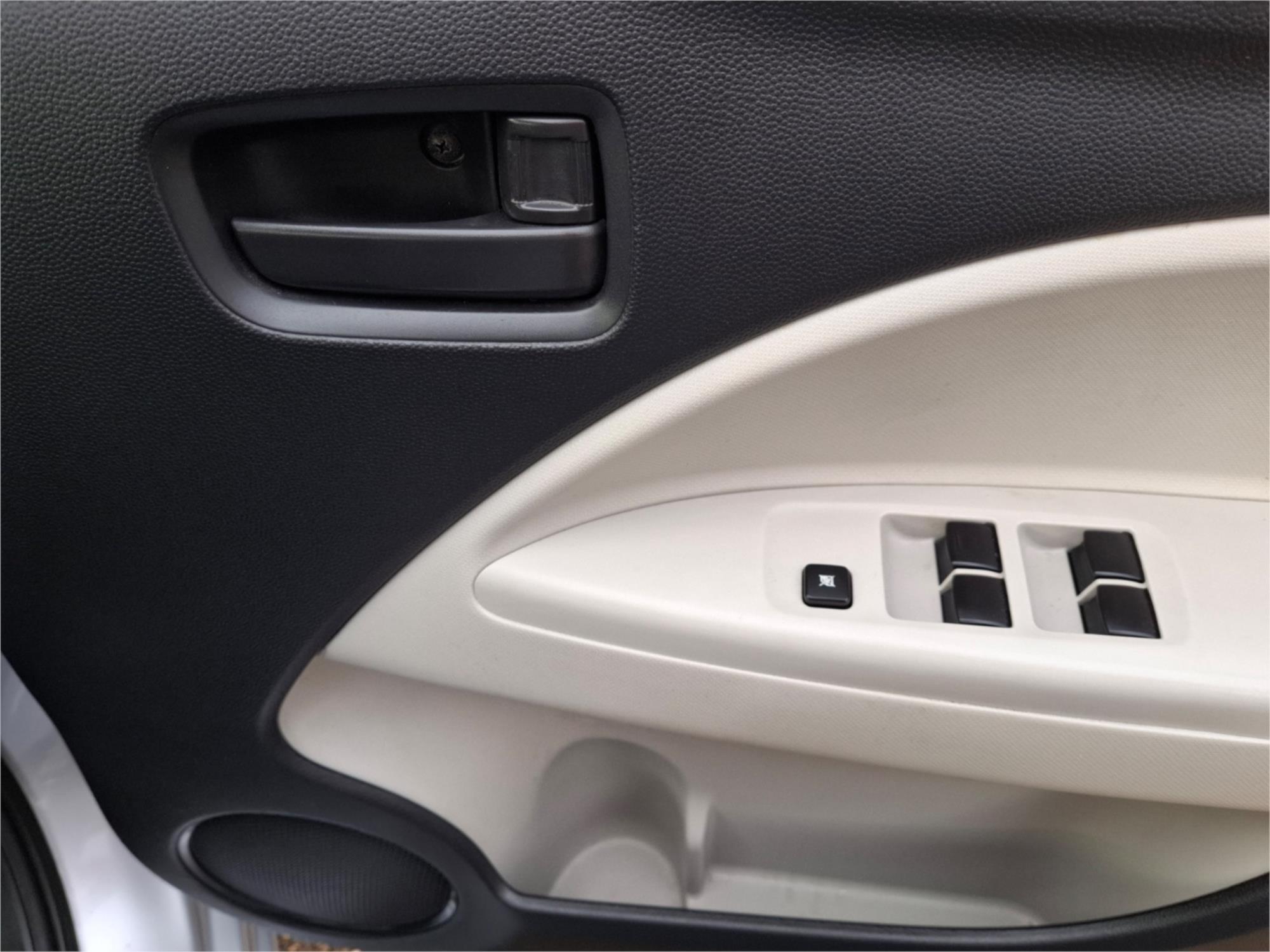 2013 MITSUBISHI MIRAGE LA ES CONTINUOUS VARIABLE 5D HATCHBACK