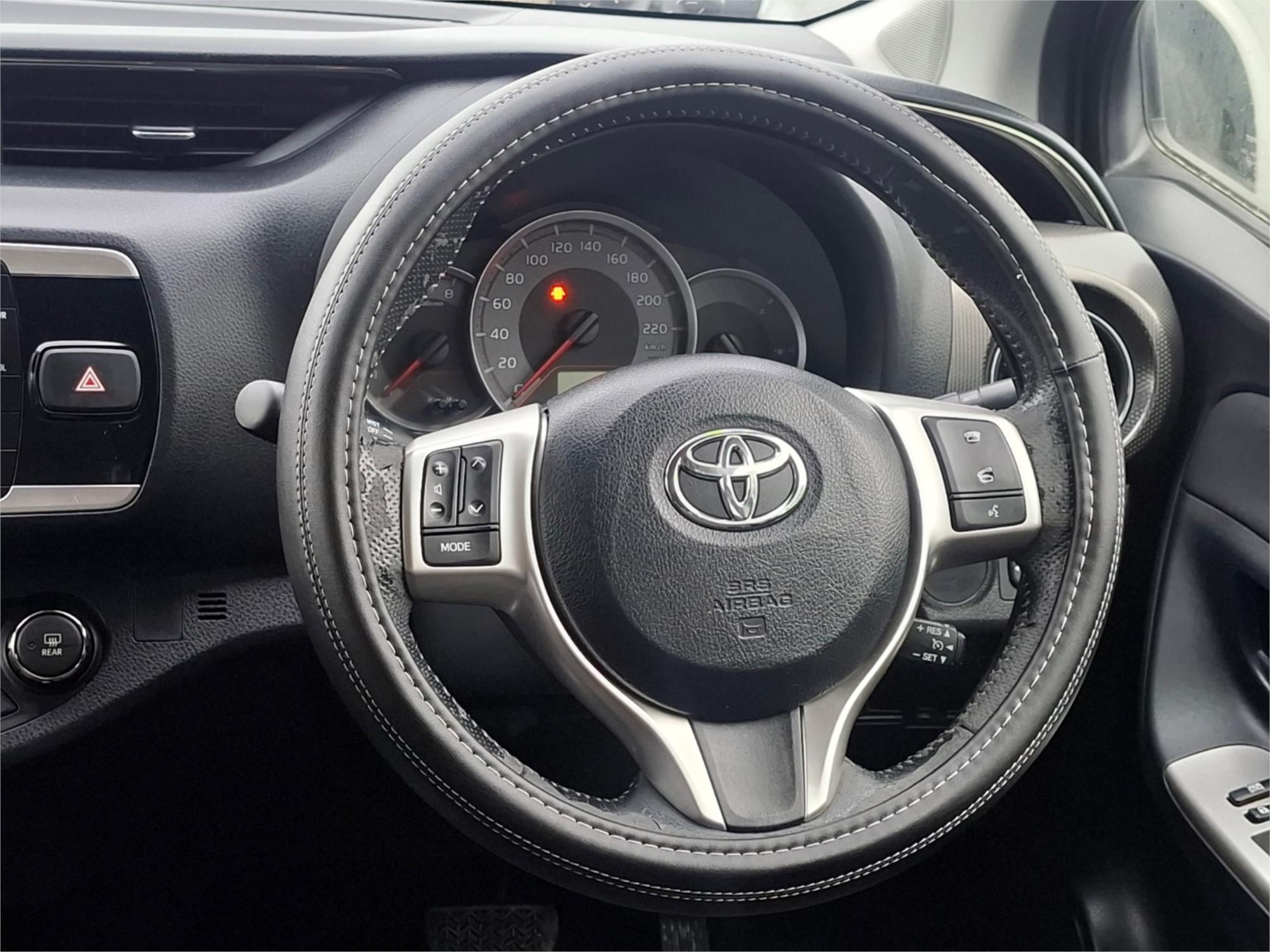 2016 TOYOTA YARIS NCP131R MY15 ZR 4 SP AUTOMATIC 5D HATCHBACK