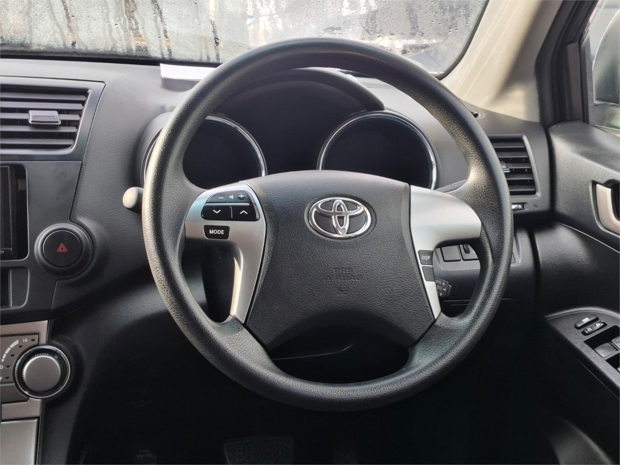 2011 TOYOTA KLUGER GSU40R MY11 UPGRADE KX-R (FWD) 5 SEAT 5 SP AUTOMATIC 4D WAGON