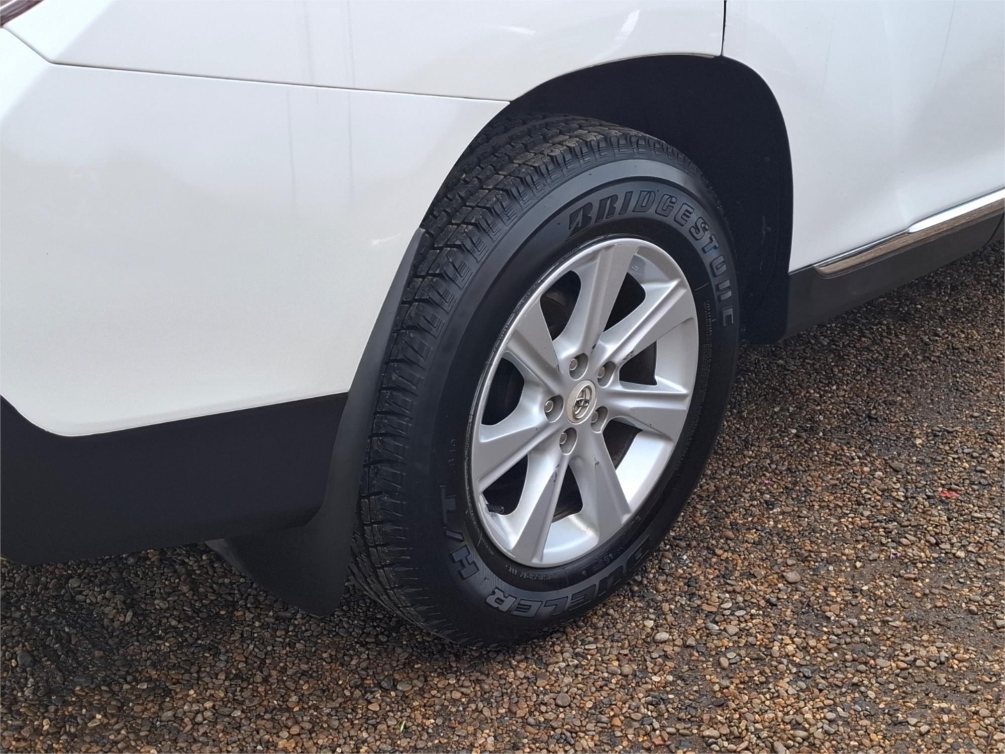 2011 TOYOTA KLUGER GSU40R MY11 UPGRADE KX-R (FWD) 5 SEAT 5 SP AUTOMATIC 4D WAGON