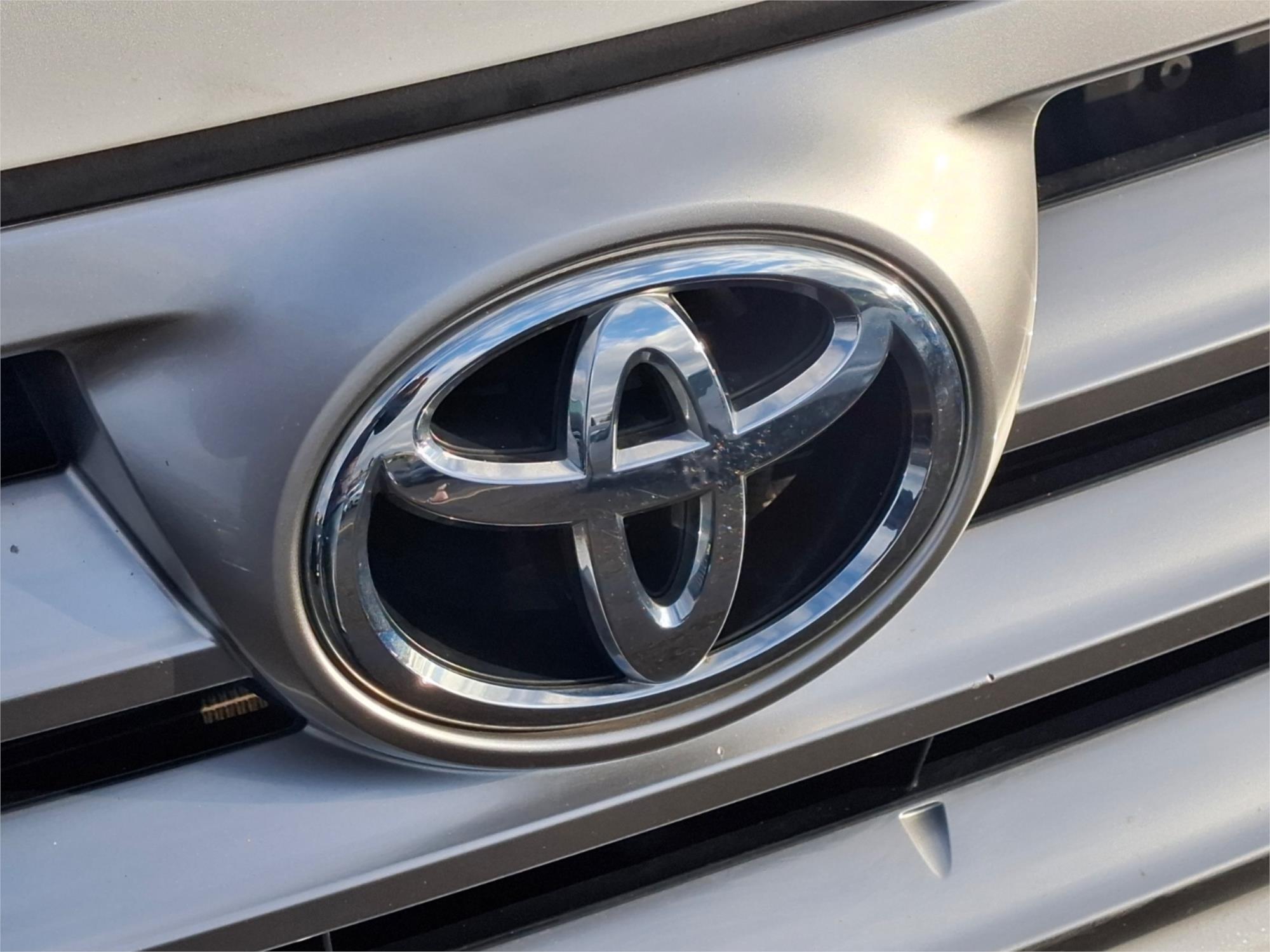 2011 TOYOTA KLUGER GSU40R MY11 UPGRADE KX-R (FWD) 5 SEAT 5 SP AUTOMATIC 4D WAGON