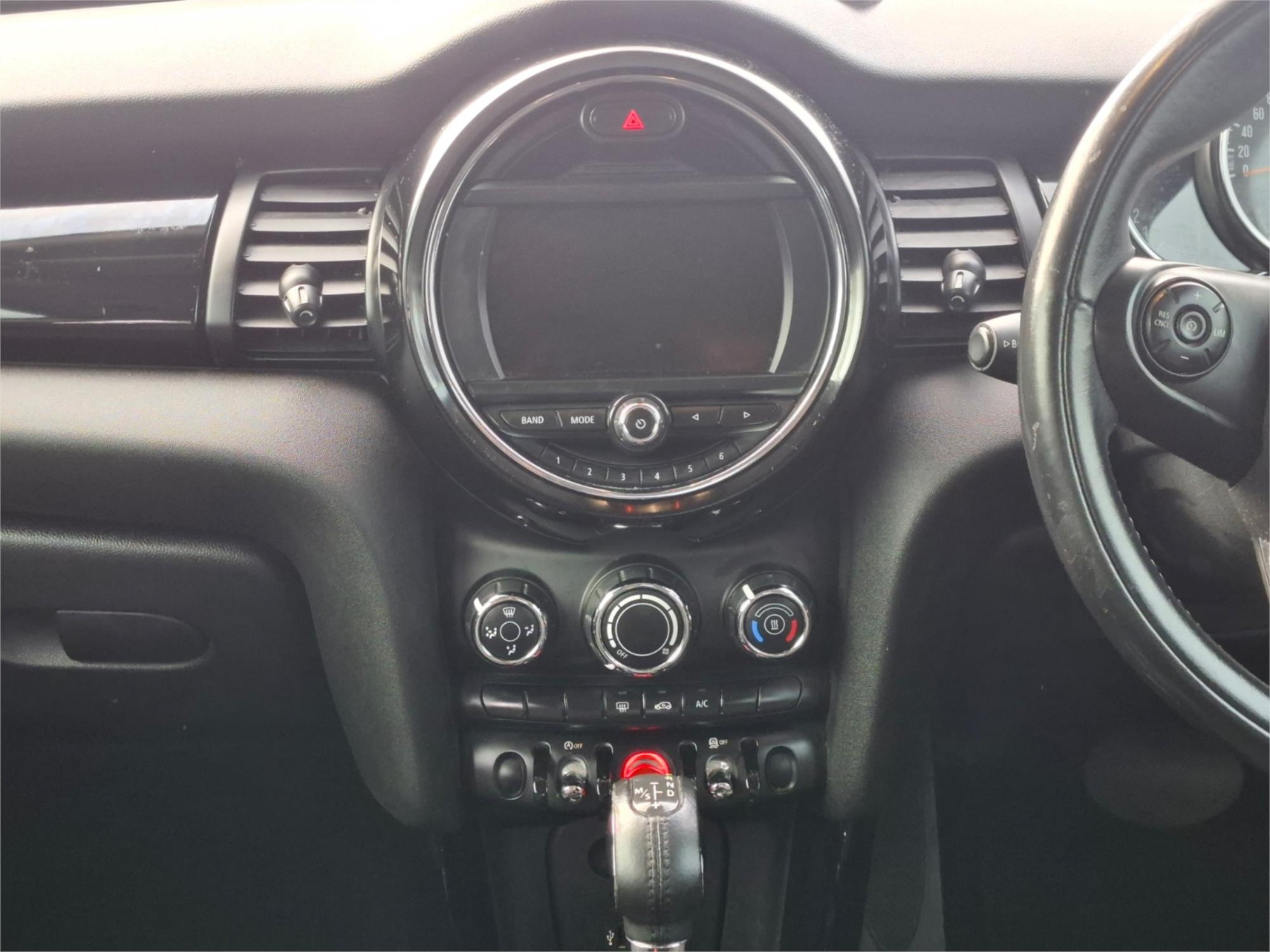2017 MINI 5D HATCH F55 COOPER 6 SP AUTOMATIC 5D HATCHBACK