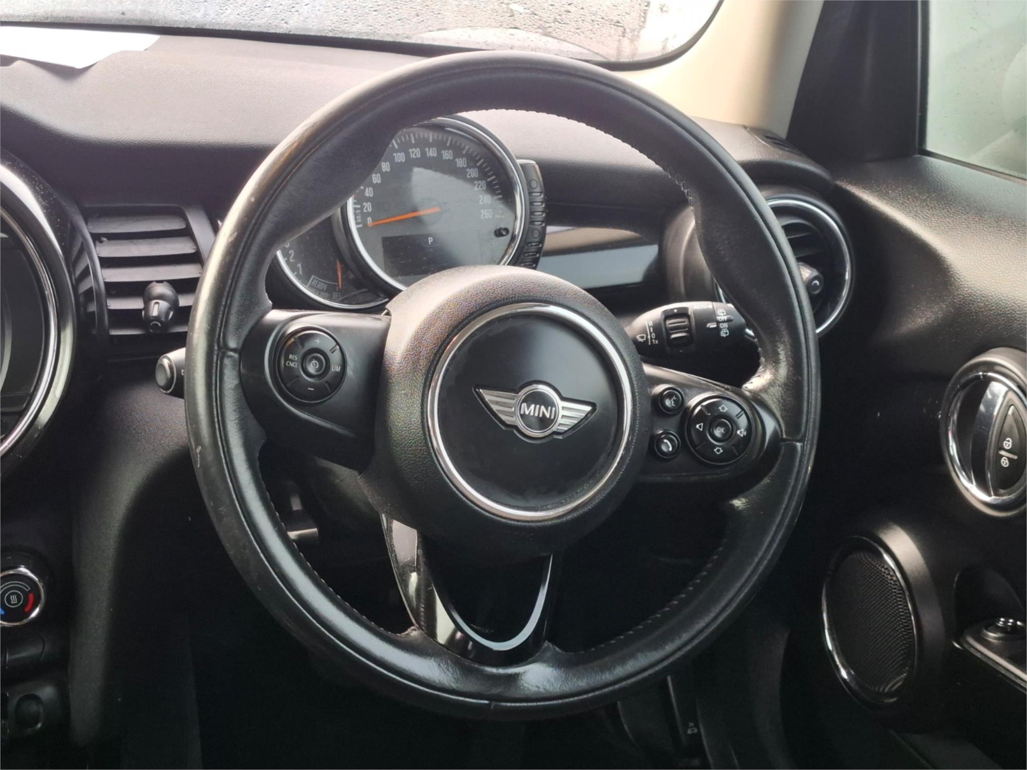 2017 MINI 5D HATCH F55 COOPER 6 SP AUTOMATIC 5D HATCHBACK