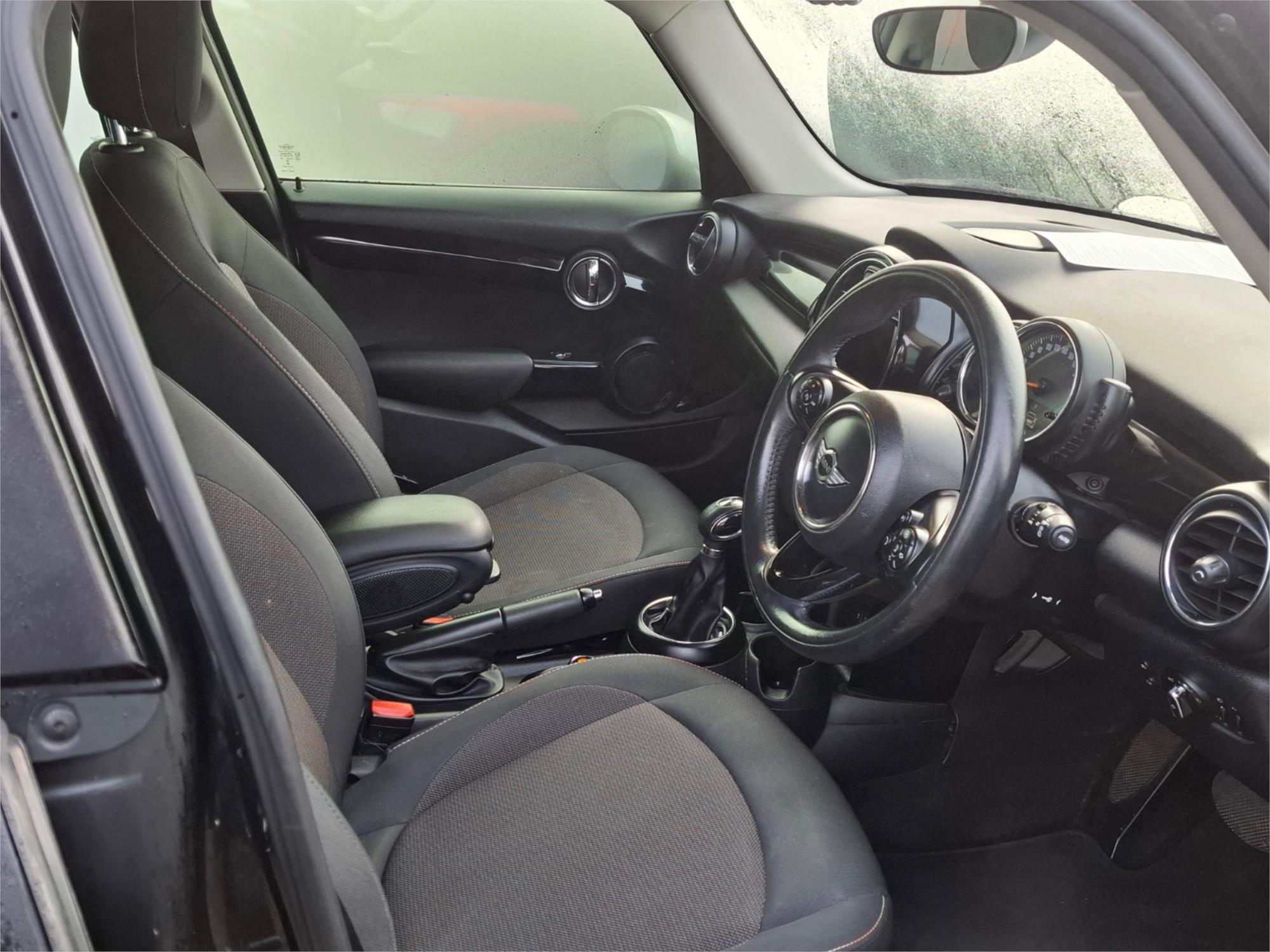 2017 MINI 5D HATCH F55 COOPER 6 SP AUTOMATIC 5D HATCHBACK