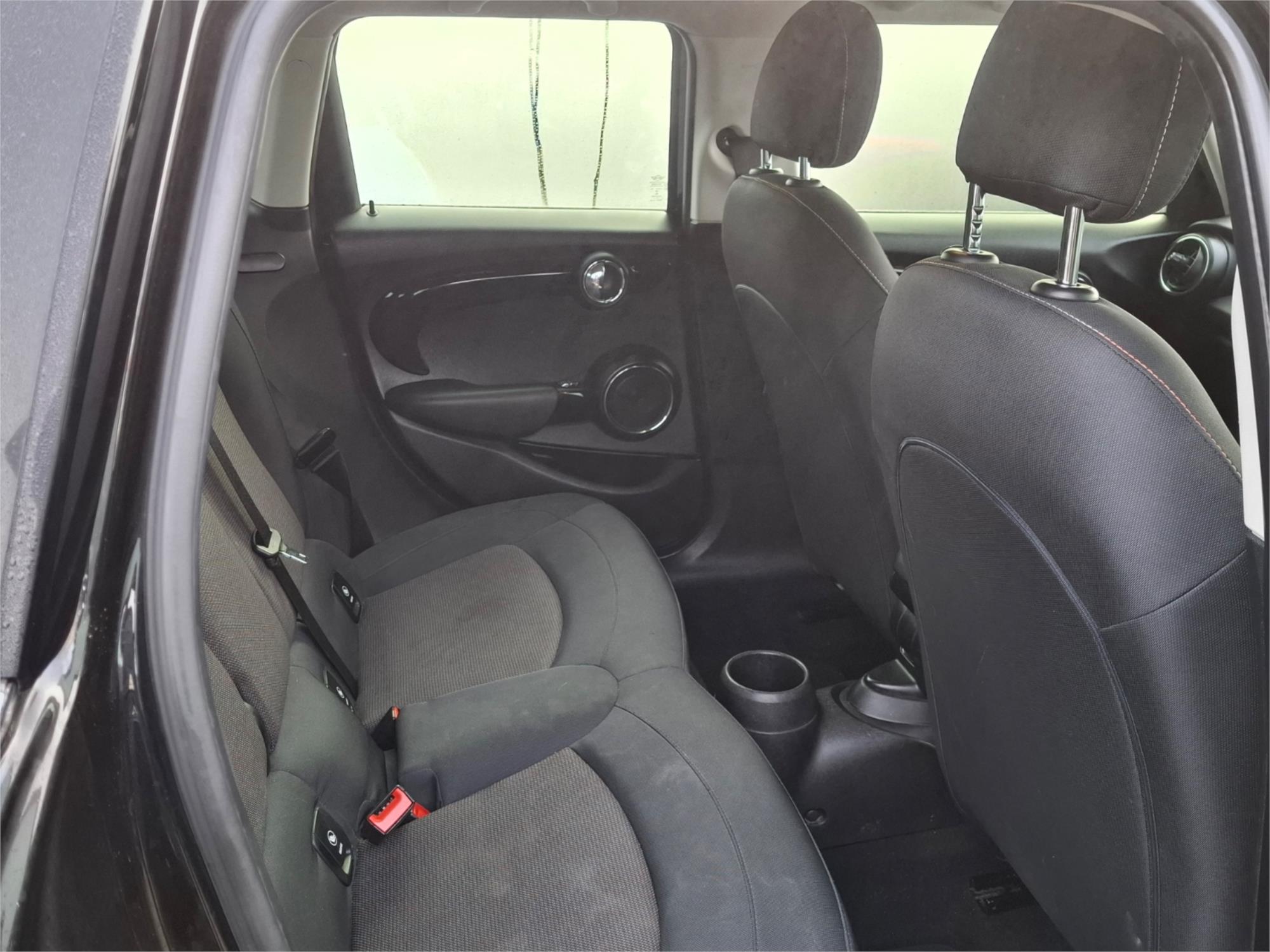 2017 MINI 5D HATCH F55 COOPER 6 SP AUTOMATIC 5D HATCHBACK