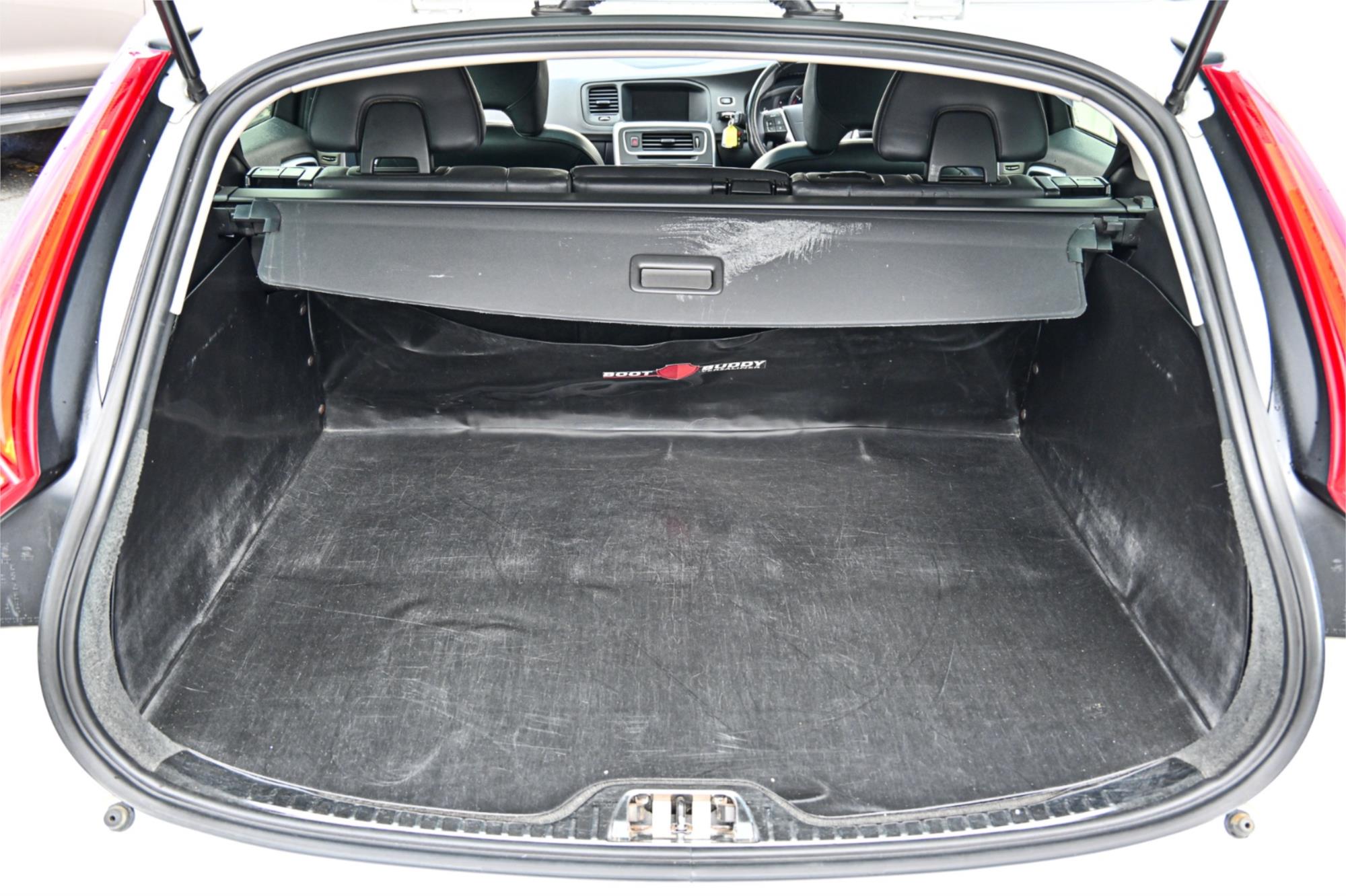 2015 VOLVO V60 F MY15 D4 KINETIC 8 SP AUTOMATIC 4D WAGON