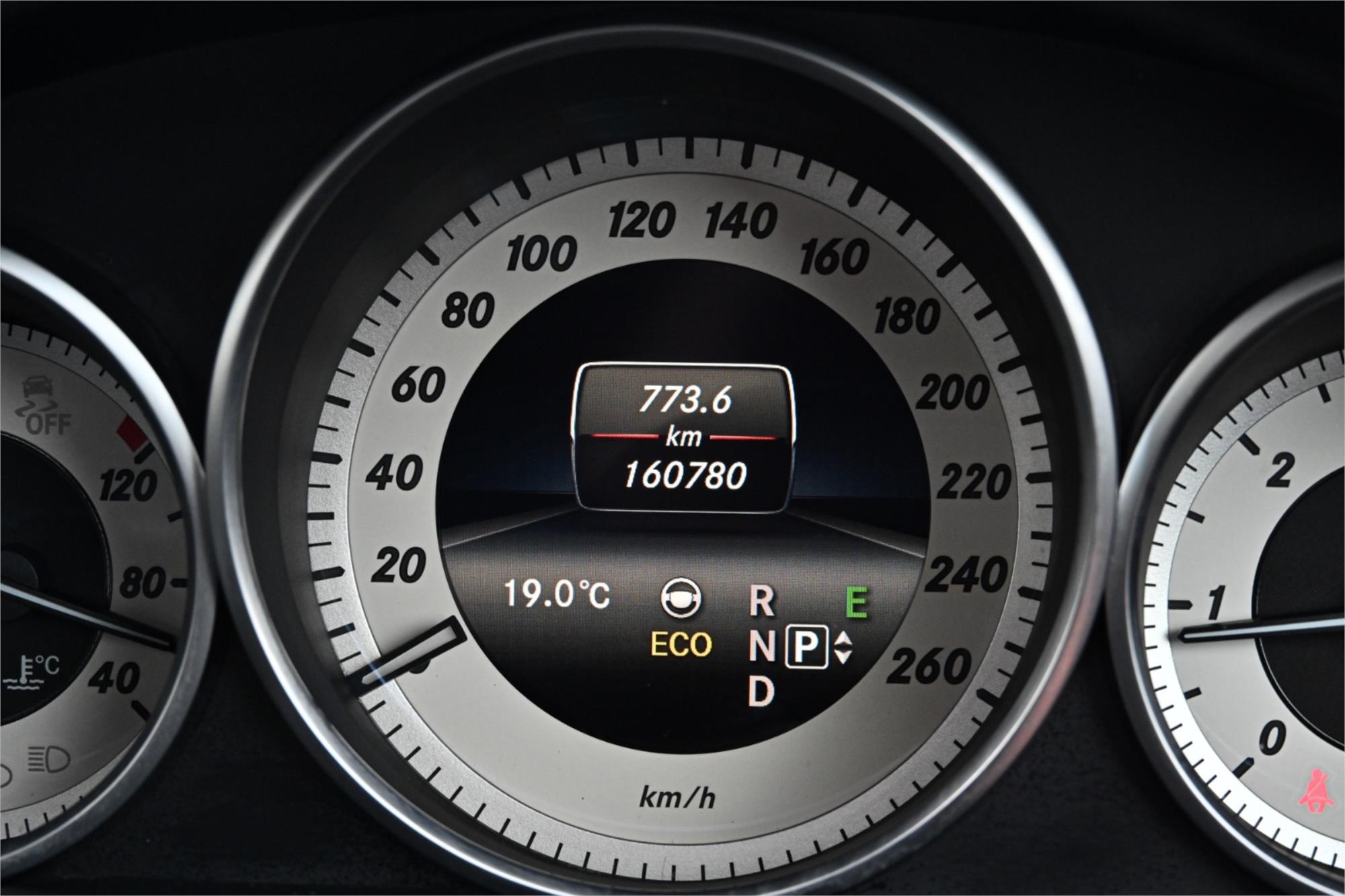 2013 MERCEDES-BENZ E250 212 MY12 CDI AVANTGARDE BE 7 SP AUTOMATIC G-TRONIC 4D SEDAN