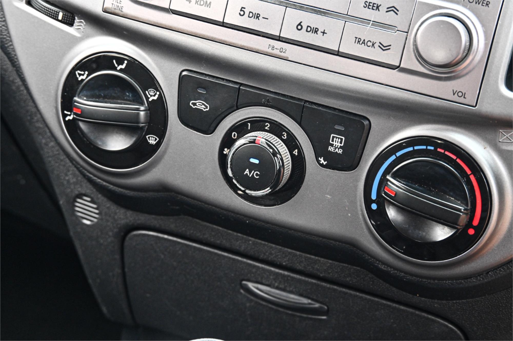 2015 HYUNDAI i20 PB MY14 ACTIVE 4 SP AUTOMATIC 3D HATCHBACK