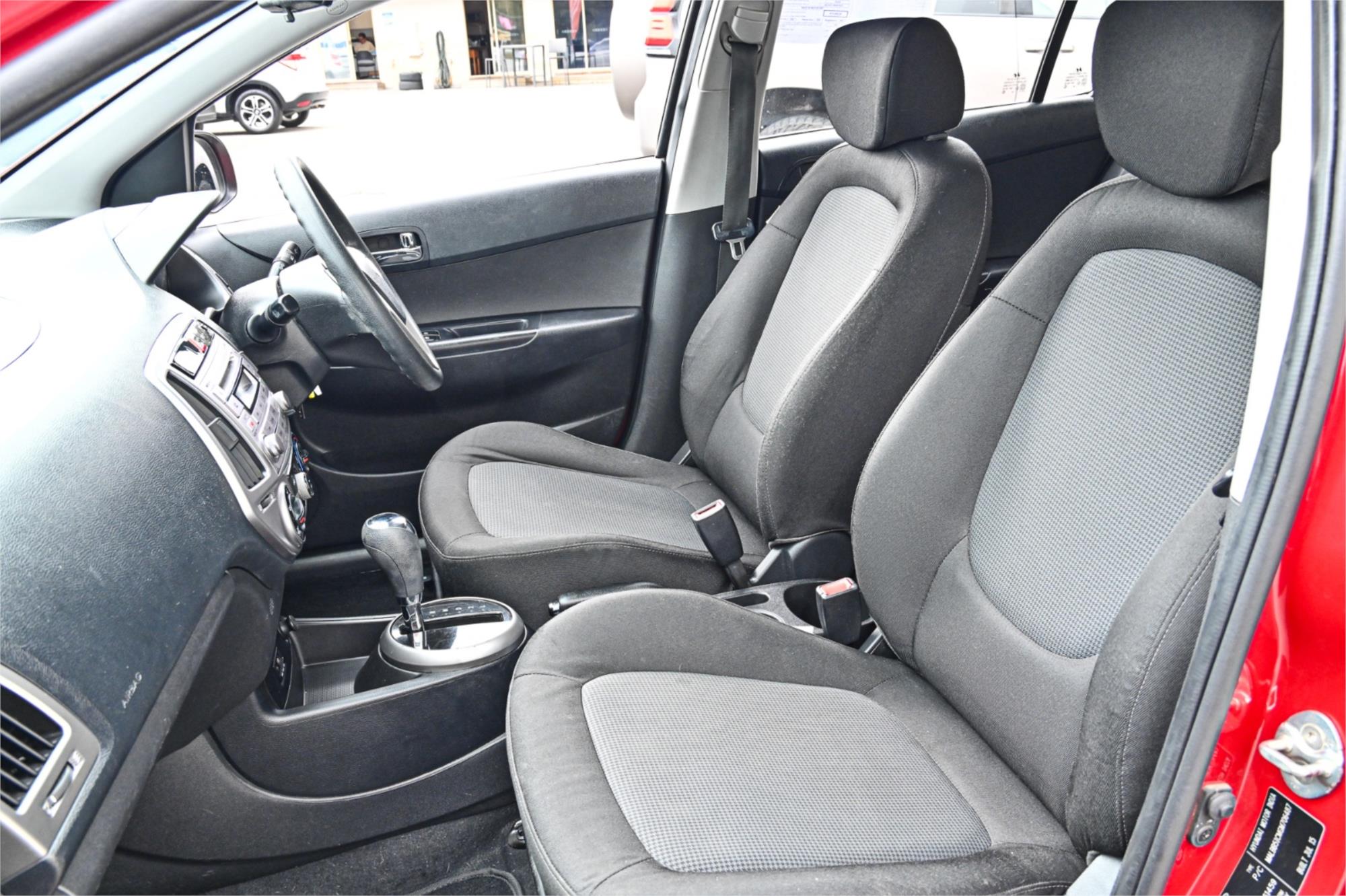2015 HYUNDAI i20 PB MY14 ACTIVE 4 SP AUTOMATIC 3D HATCHBACK