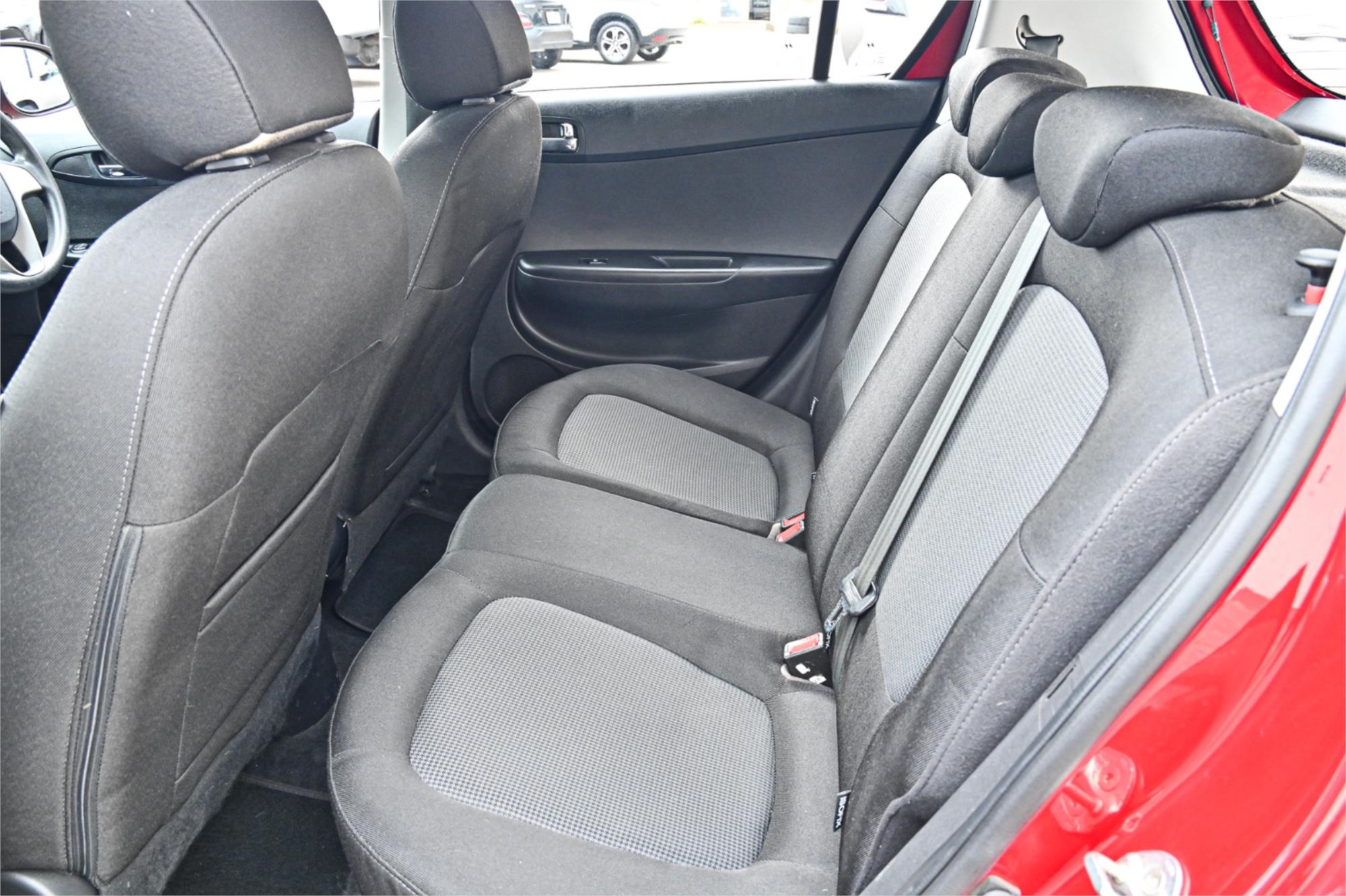 2015 HYUNDAI i20 PB MY14 ACTIVE 4 SP AUTOMATIC 3D HATCHBACK