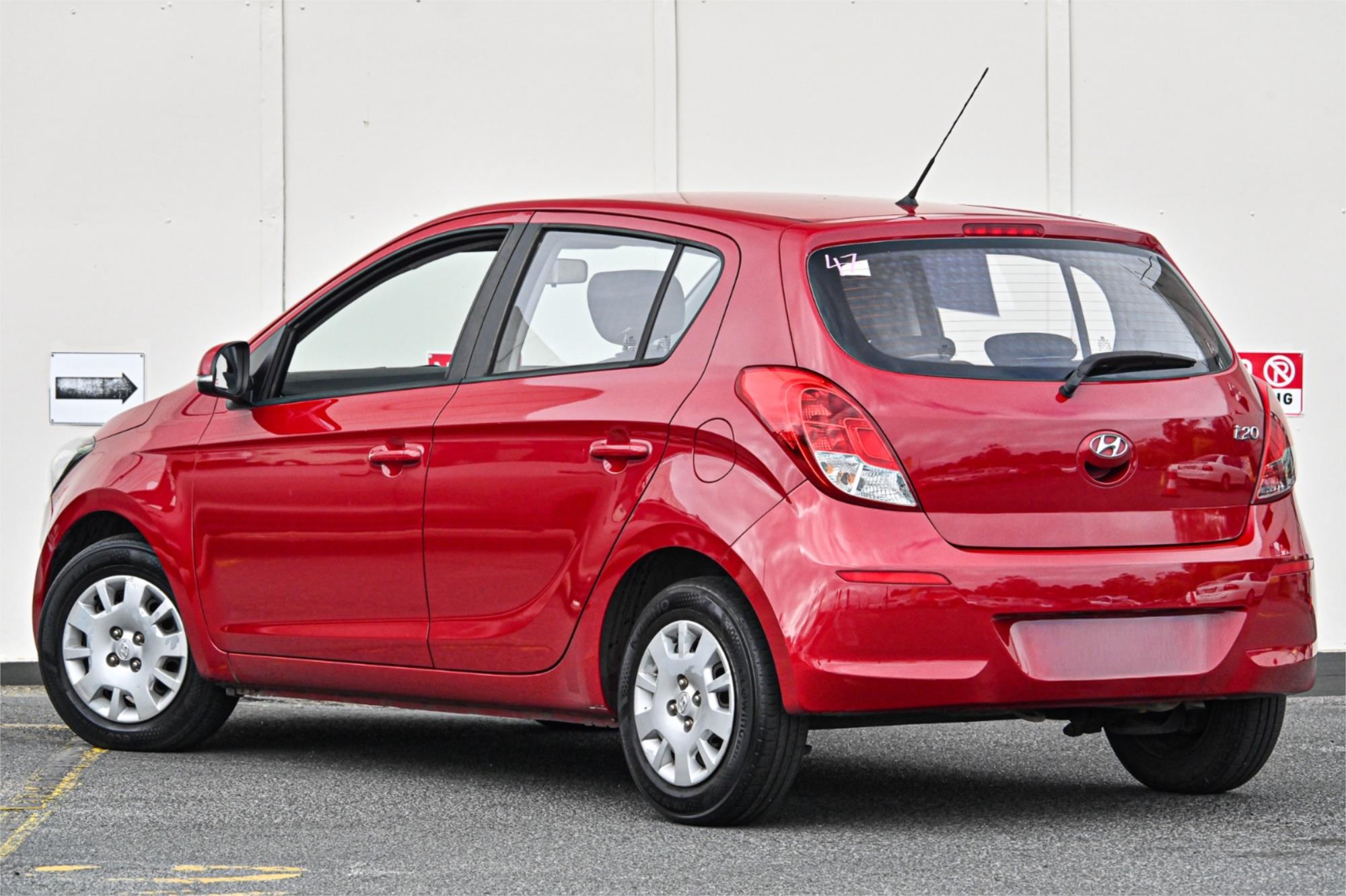 2015 HYUNDAI i20 PB MY14 ACTIVE 4 SP AUTOMATIC 3D HATCHBACK