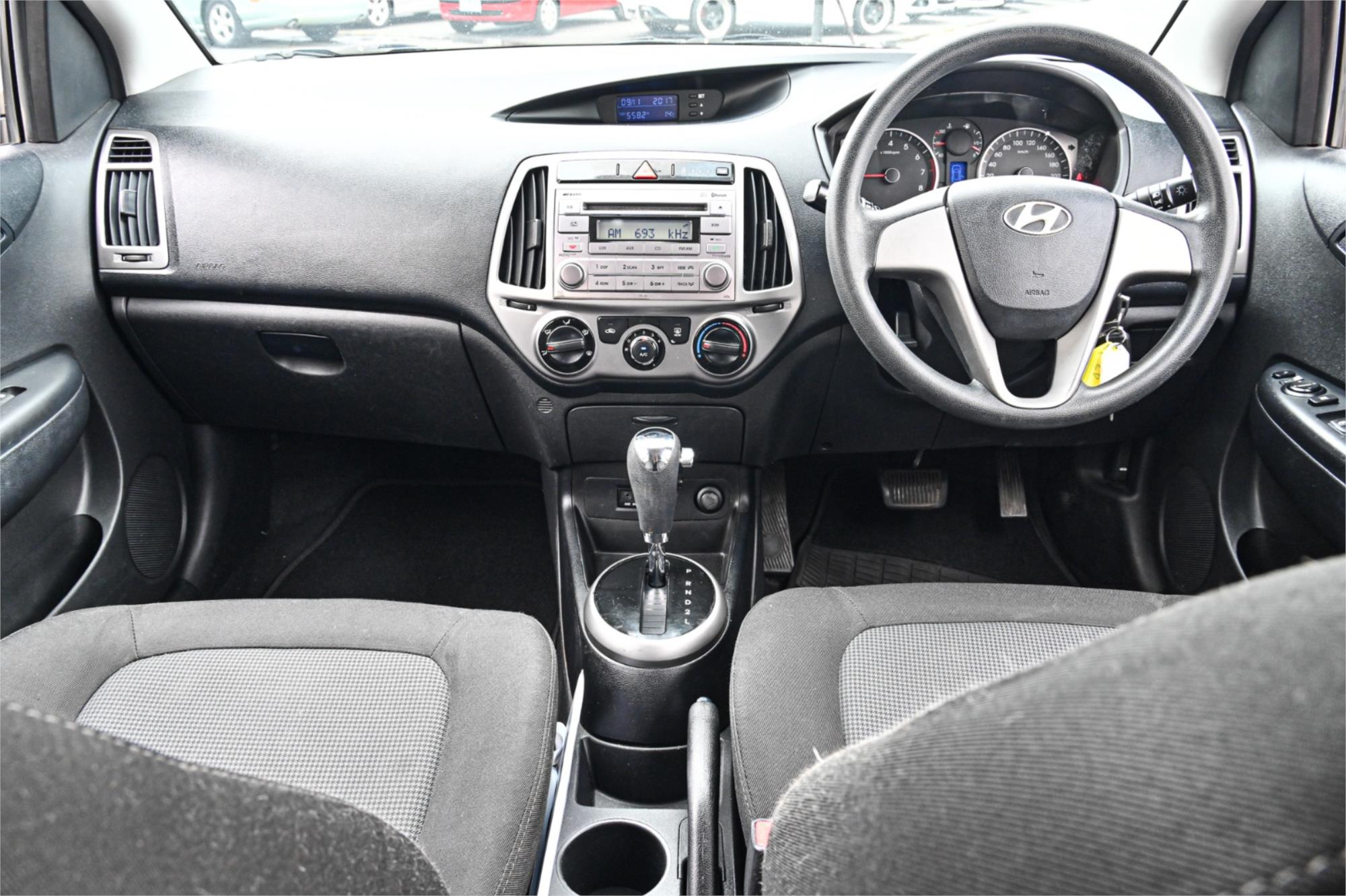 2015 HYUNDAI i20 PB MY14 ACTIVE 4 SP AUTOMATIC 3D HATCHBACK