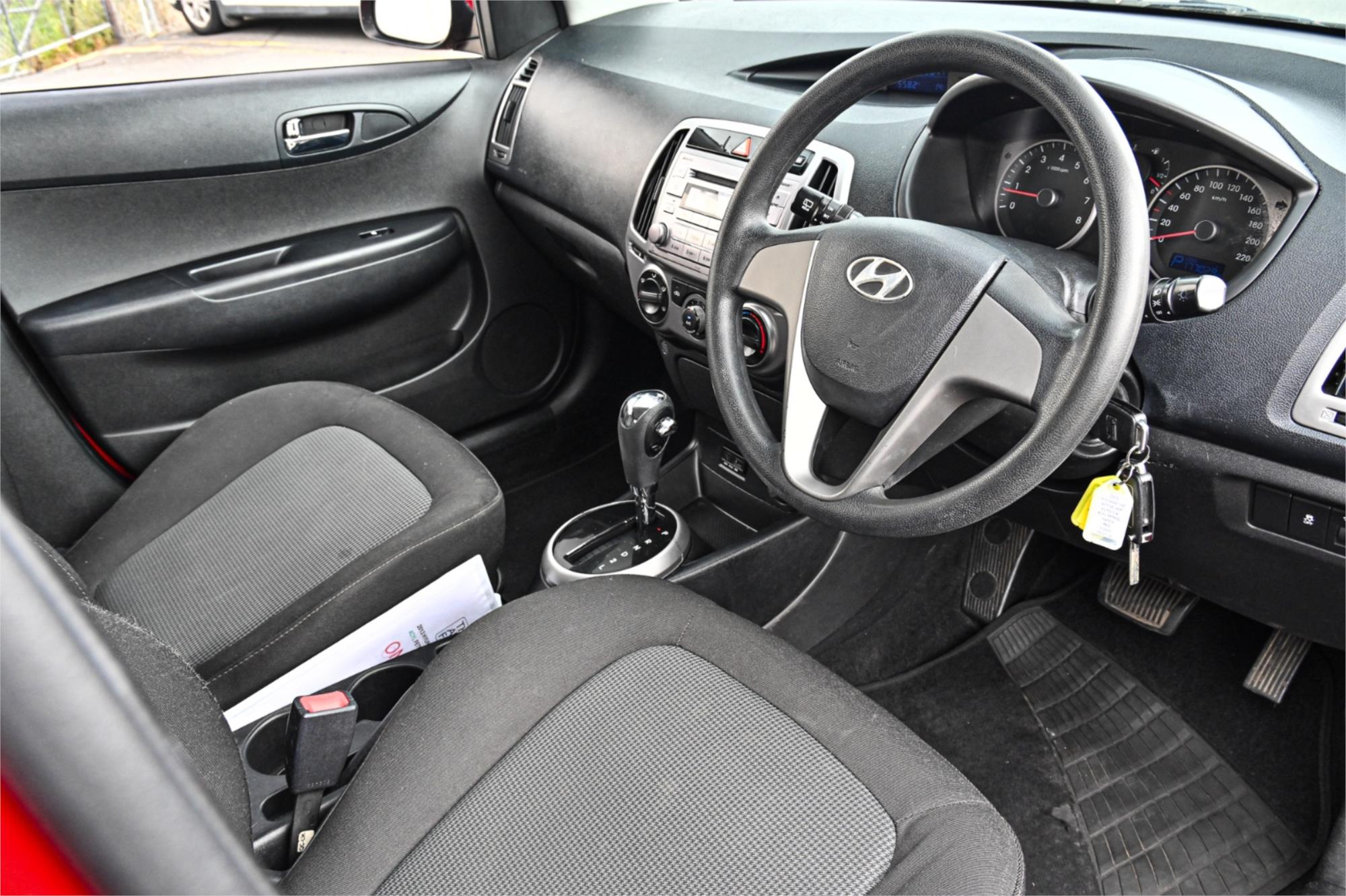 2015 HYUNDAI i20 PB MY14 ACTIVE 4 SP AUTOMATIC 3D HATCHBACK