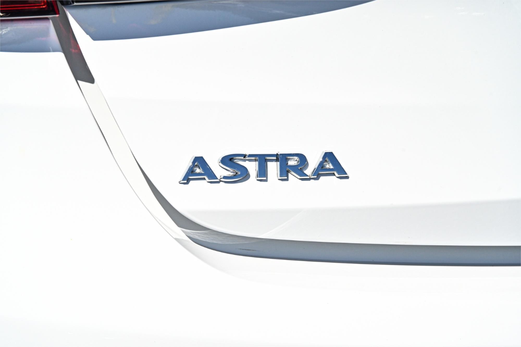 2018 HOLDEN ASTRA BK MY17.5 R 6 SP AUTOMATIC 5D HATCHBACK