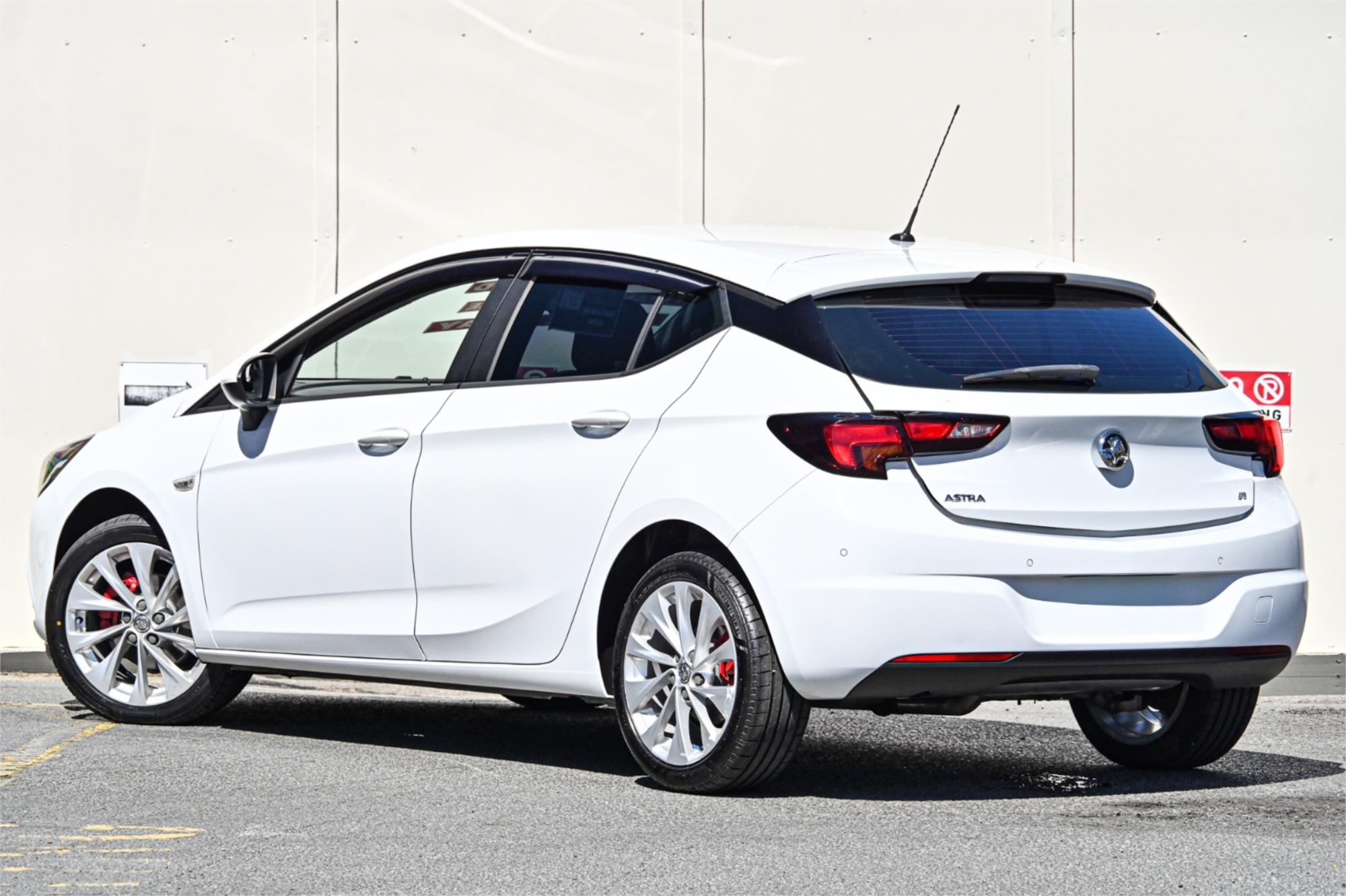 2018 HOLDEN ASTRA BK MY17.5 R 6 SP AUTOMATIC 5D HATCHBACK