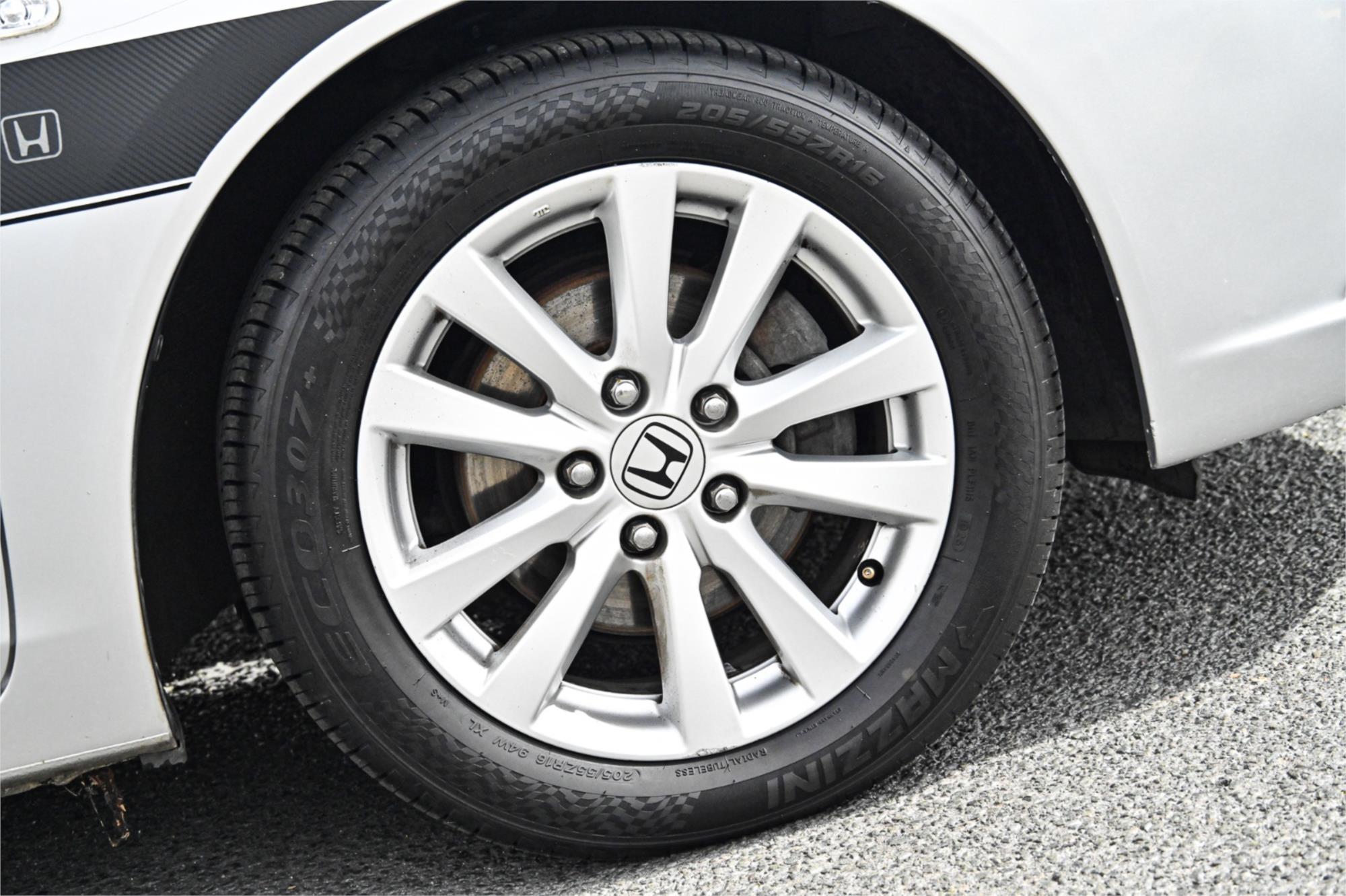 2012 HONDA CIVIC SERIES 2 VTi-LN 5 SP AUTOMATIC 4D SEDAN