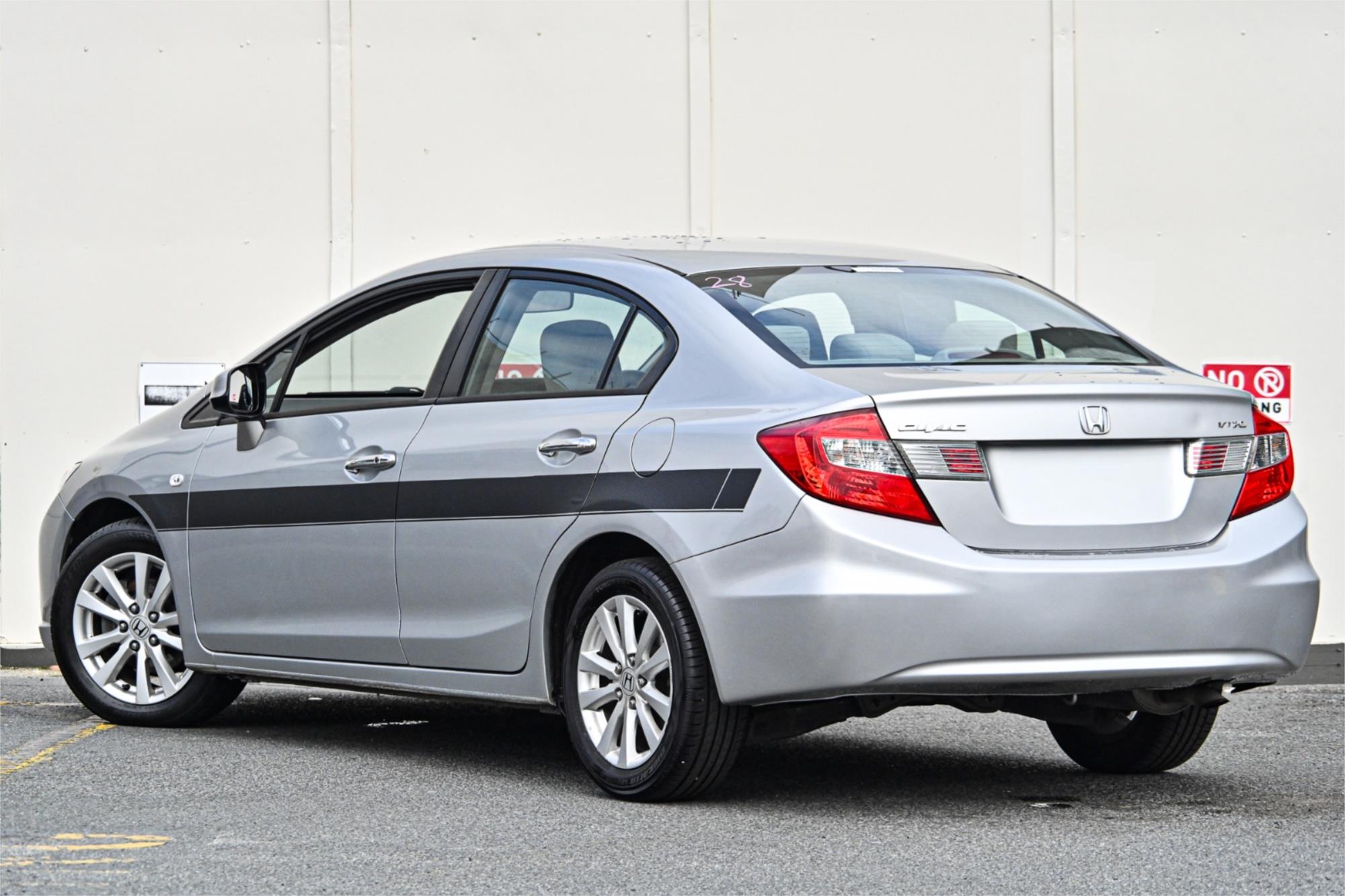 2012 HONDA CIVIC SERIES 2 VTi-LN 5 SP AUTOMATIC 4D SEDAN
