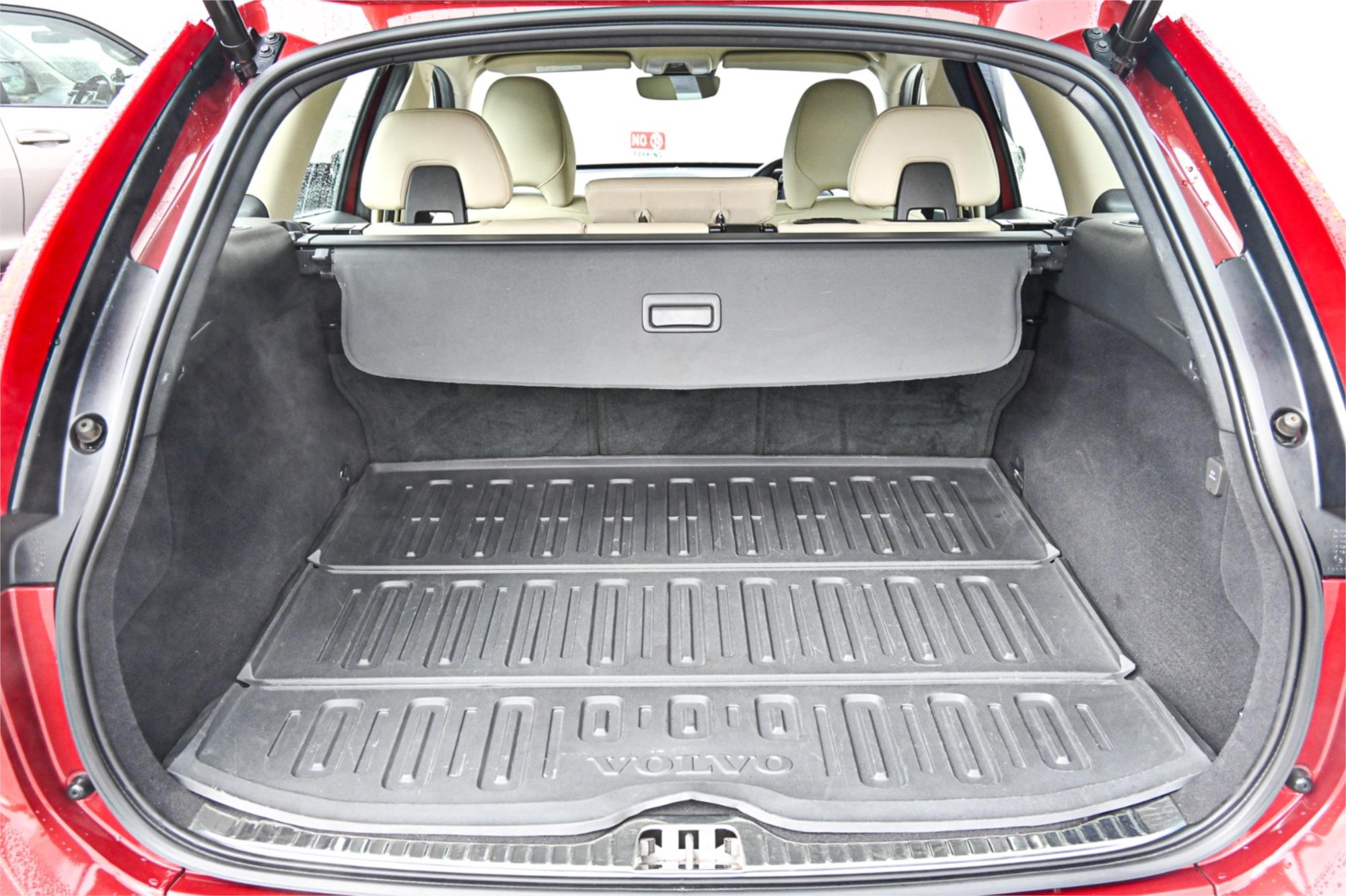 2016 VOLVO XC60 DZ MY16 T5 LUXURY 8 SP AUTOMATIC 4D WAGON