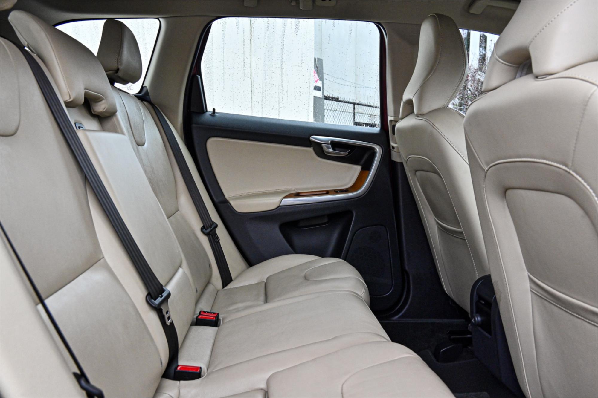 2016 VOLVO XC60 DZ MY16 T5 LUXURY 8 SP AUTOMATIC 4D WAGON
