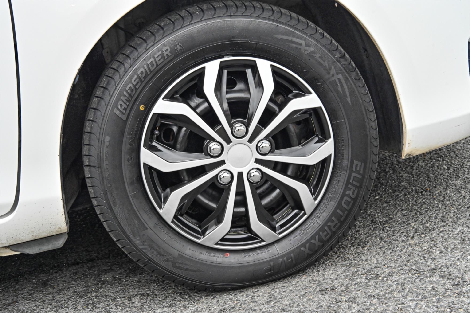 2012 TOYOTA YARIS NCP130R YR 4 SP AUTOMATIC 5D HATCHBACK