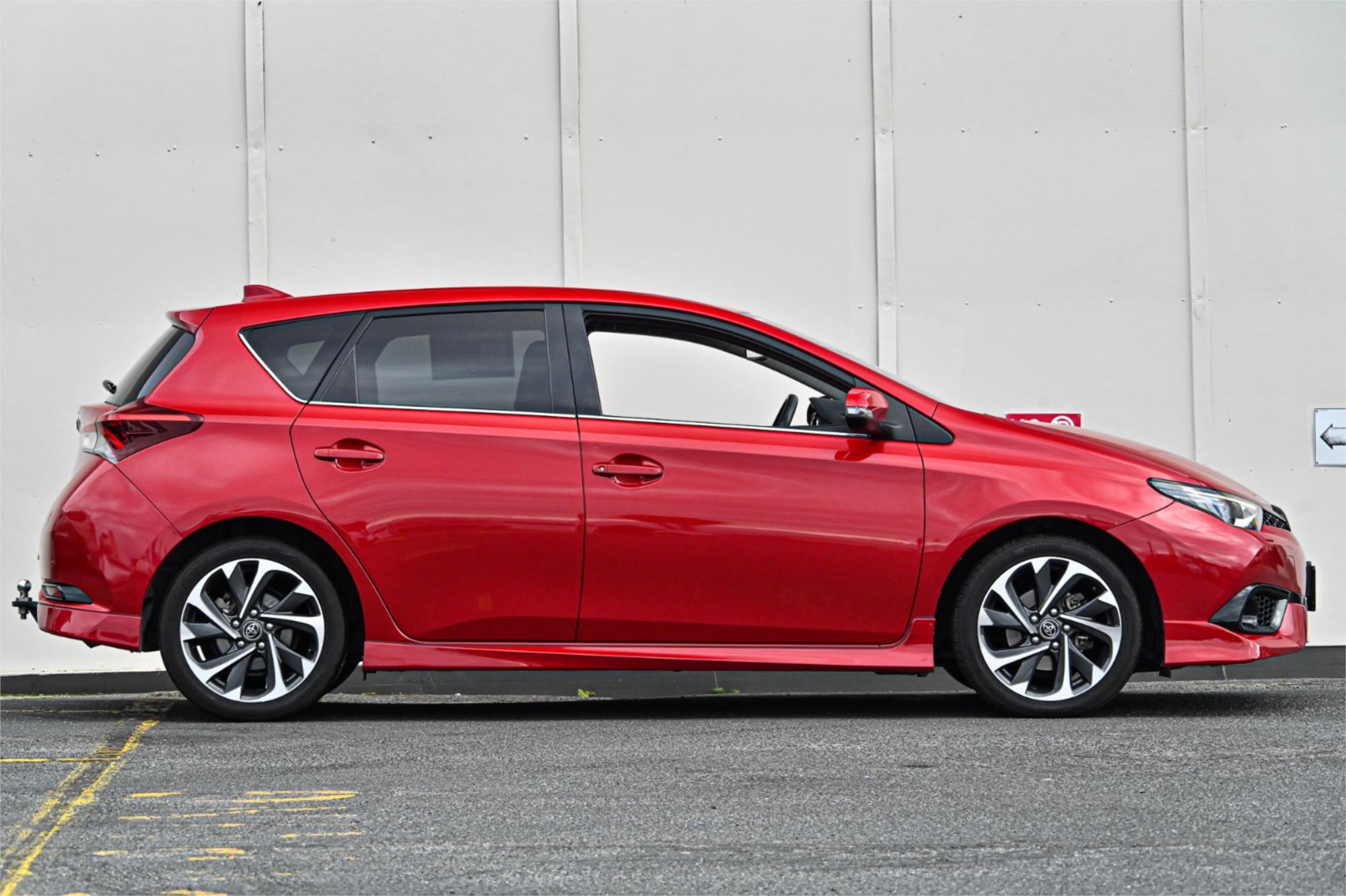 2018 TOYOTA COROLLA ZRE182R MY17 ZR CVT AUTO 7 SP SEQUENTIAL 5D HATCHBACK
