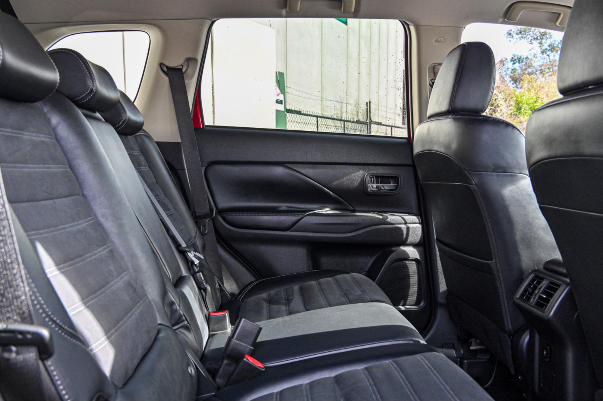 2019 MITSUBISHI OUTLANDER ZL MY19 LS 7 SEAT (2WD) CONTINUOUS VARIABLE 4D WAGON