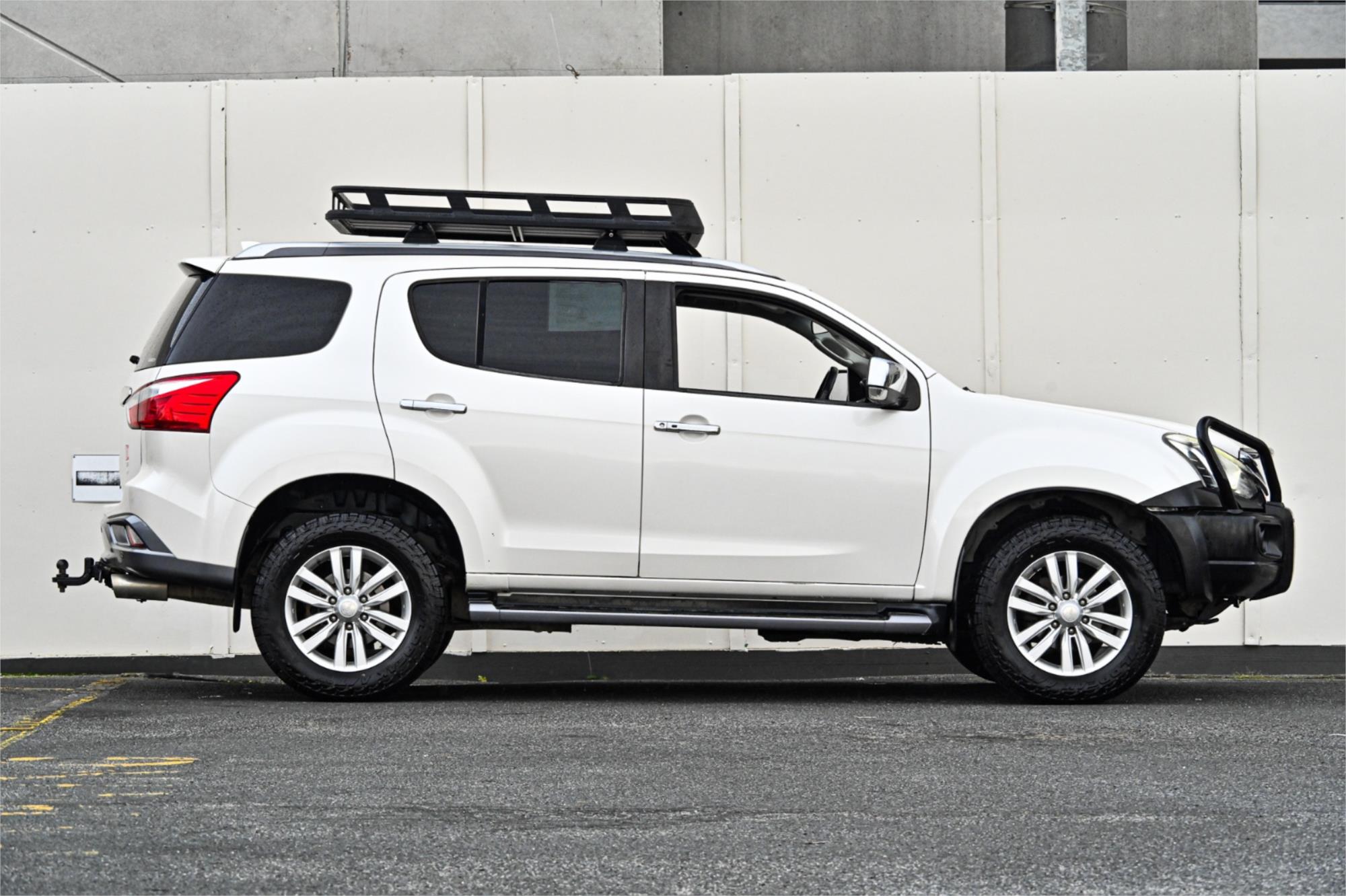 2018 ISUZU MU-X UC MY18 LS-T (4x2) 6 SP AUTO SEQUENTIAL 4D WAGON