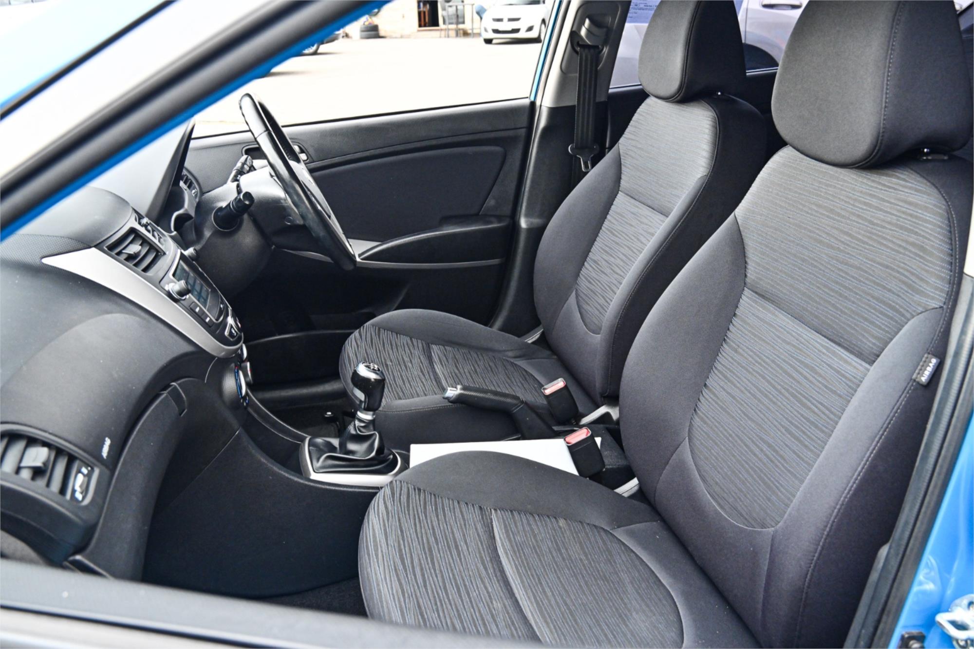 2018 HYUNDAI ACCENT RB6 MY18 SPORT 6 SP MANUAL 5D HATCHBACK