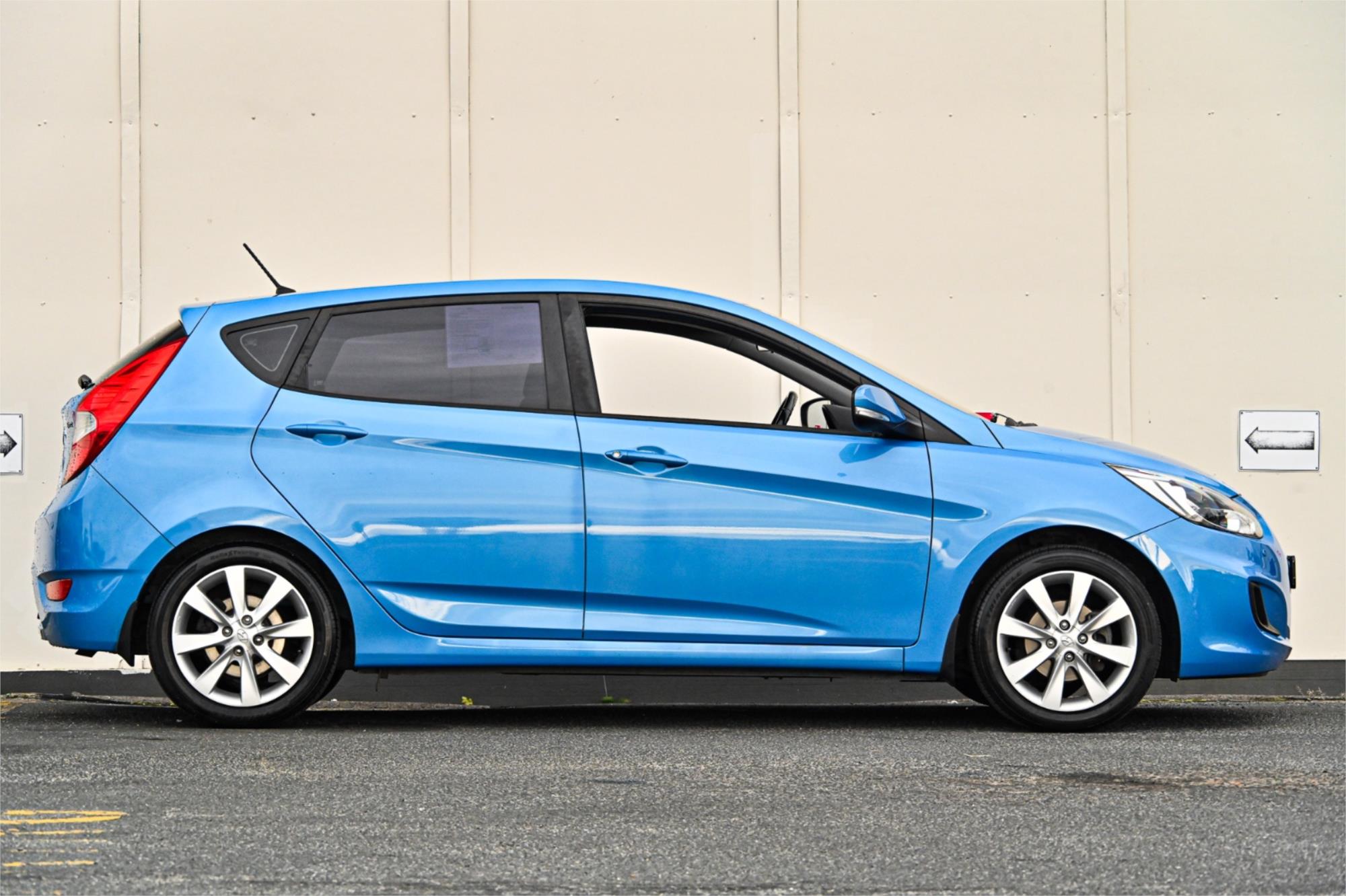 2018 HYUNDAI ACCENT RB6 MY18 SPORT 6 SP MANUAL 5D HATCHBACK