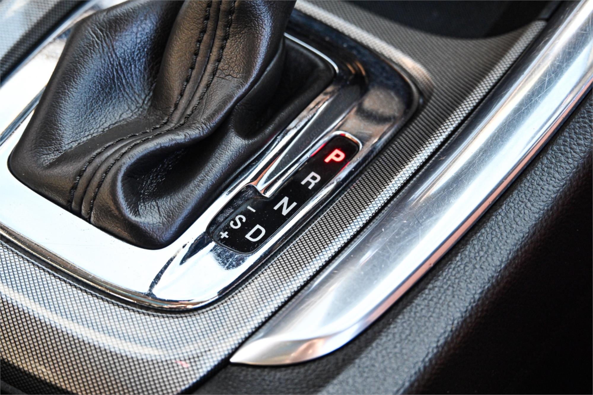 2015 HOLDEN CALAIS VF II V 6 SP AUTOMATIC 4D SEDAN