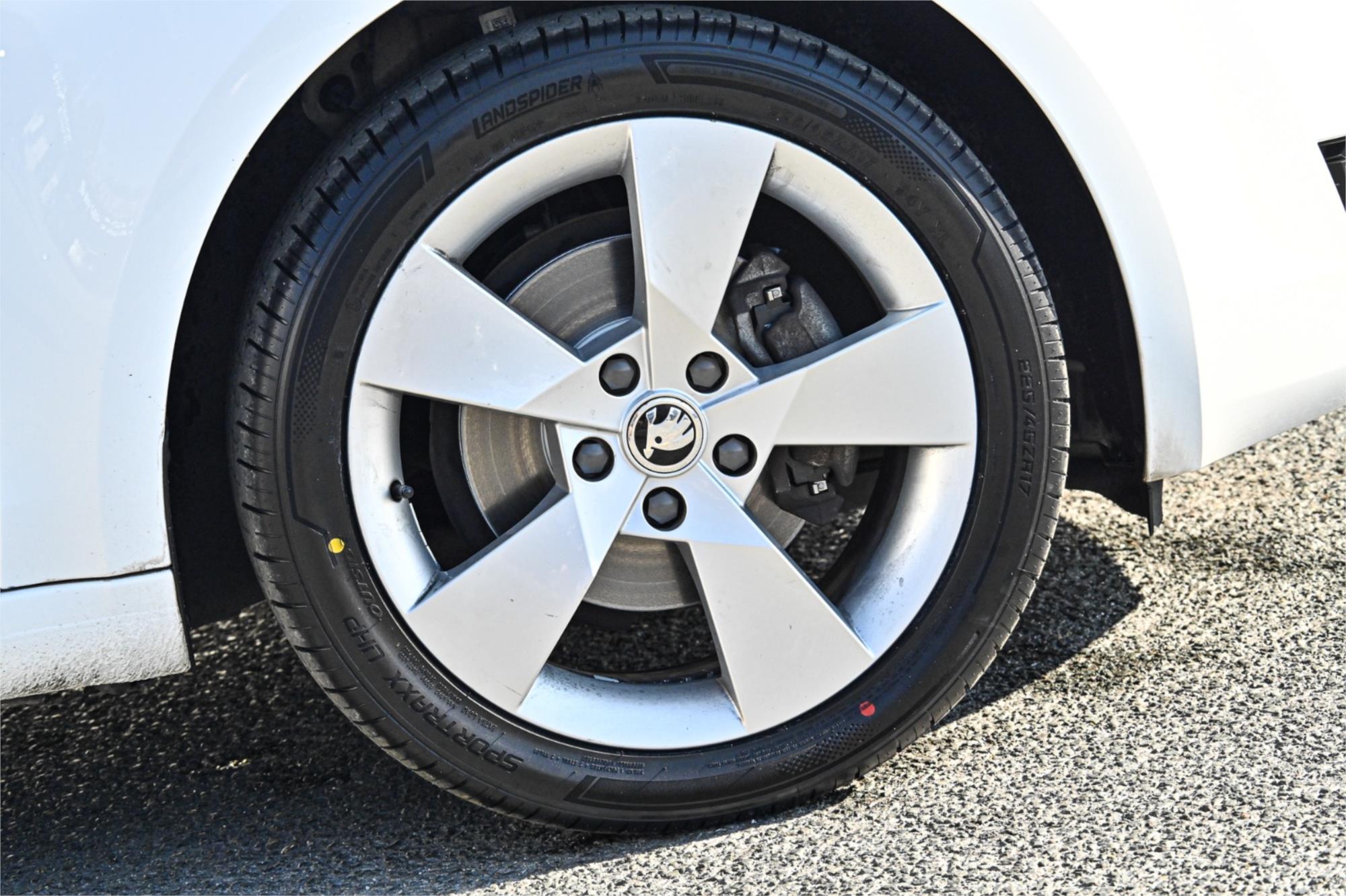 2015 SKODA OCTAVIA NE MY15 103 TSI AMBITION PLUS 7 SP AUTO DIRECT SHIFT 4D WAGON