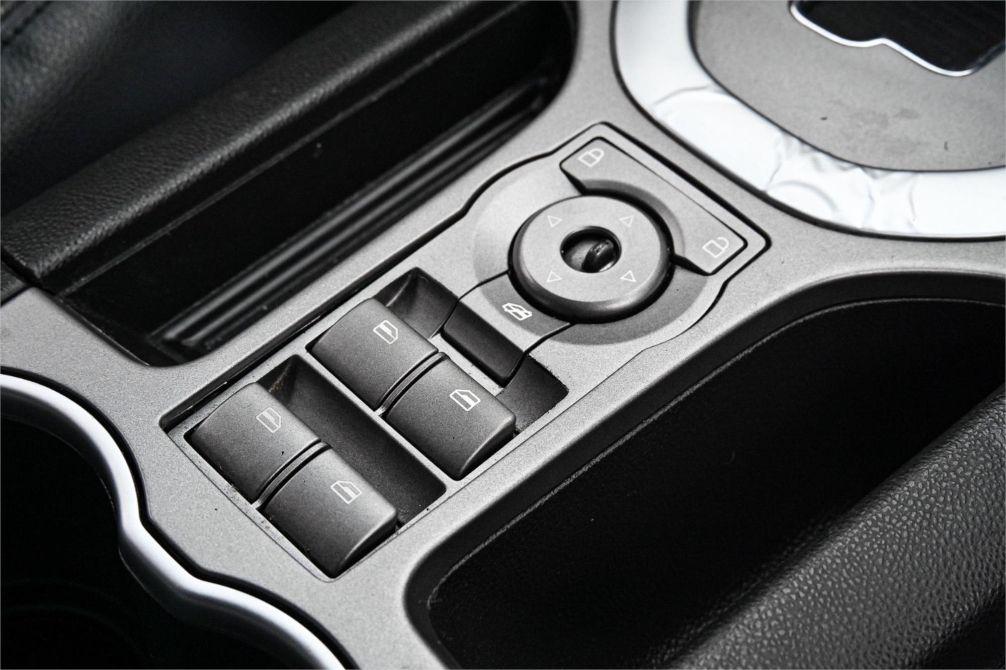2011 HOLDEN CALAIS VE II MY12 V 6 SP AUTOMATIC 4D SEDAN
