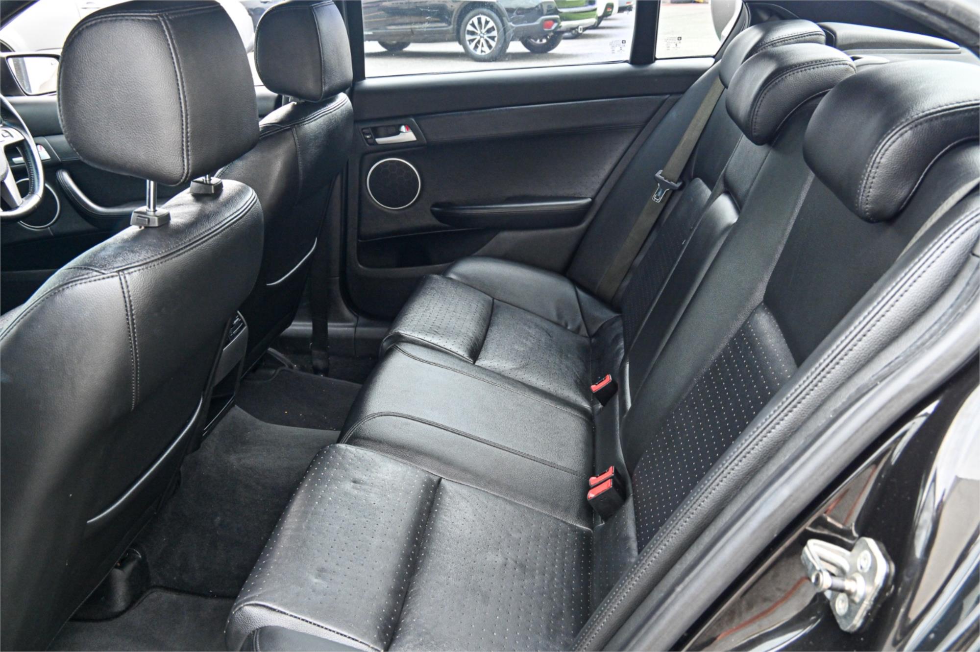 2011 HOLDEN CALAIS VE II MY12 V 6 SP AUTOMATIC 4D SEDAN