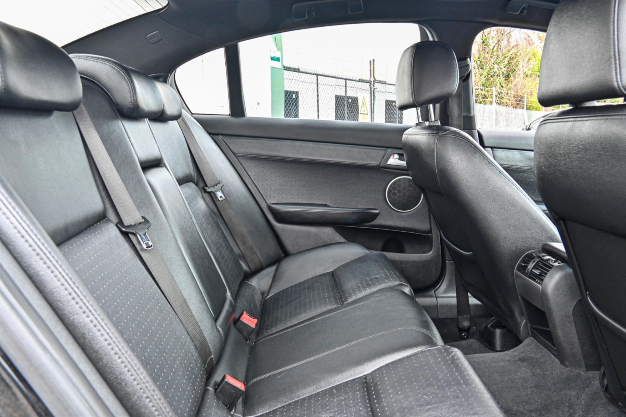 2011 HOLDEN CALAIS VE II MY12 V 6 SP AUTOMATIC 4D SEDAN