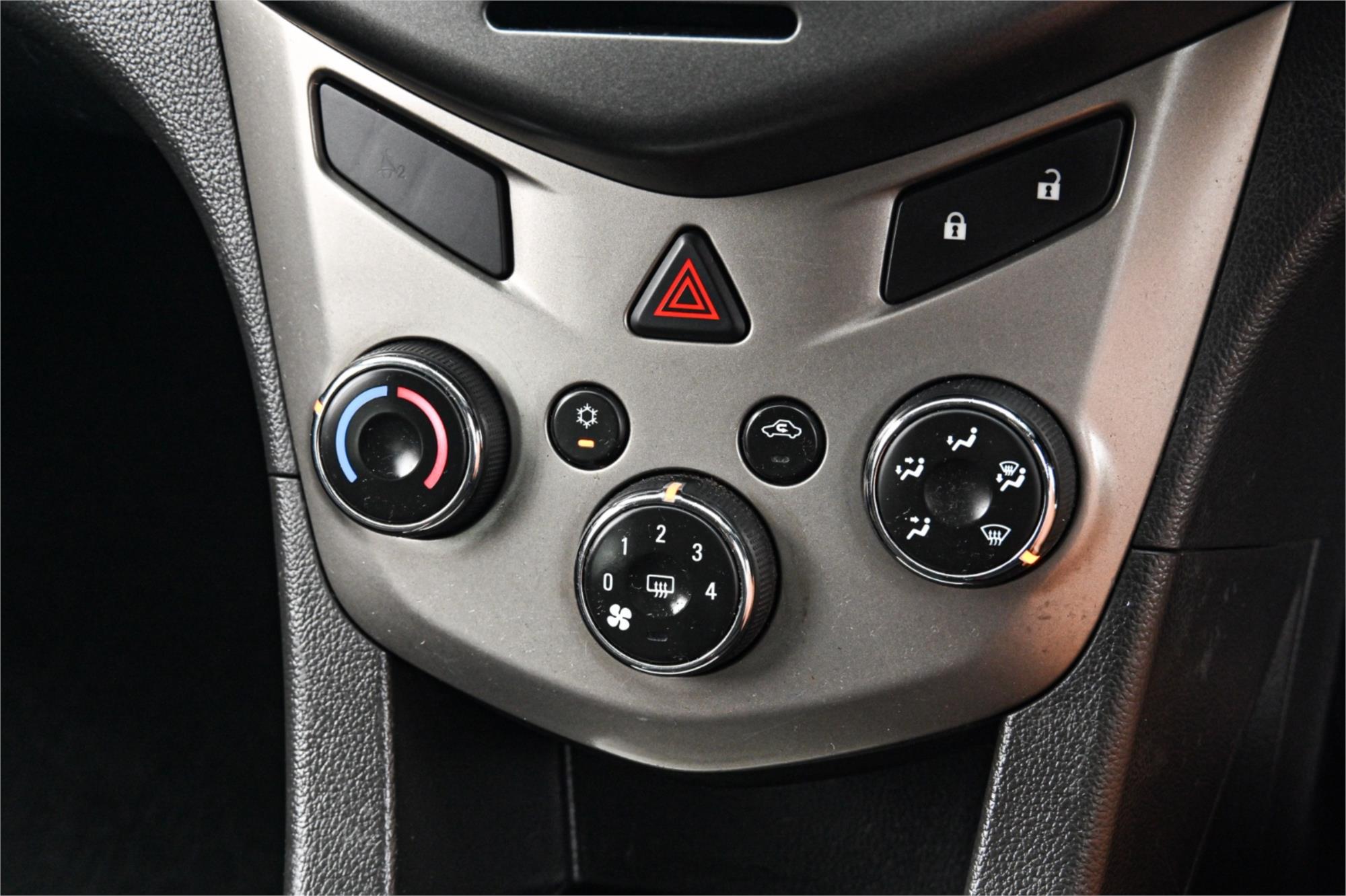 2012 HOLDEN BARINA TM 5 SP MANUAL 5D HATCHBACK