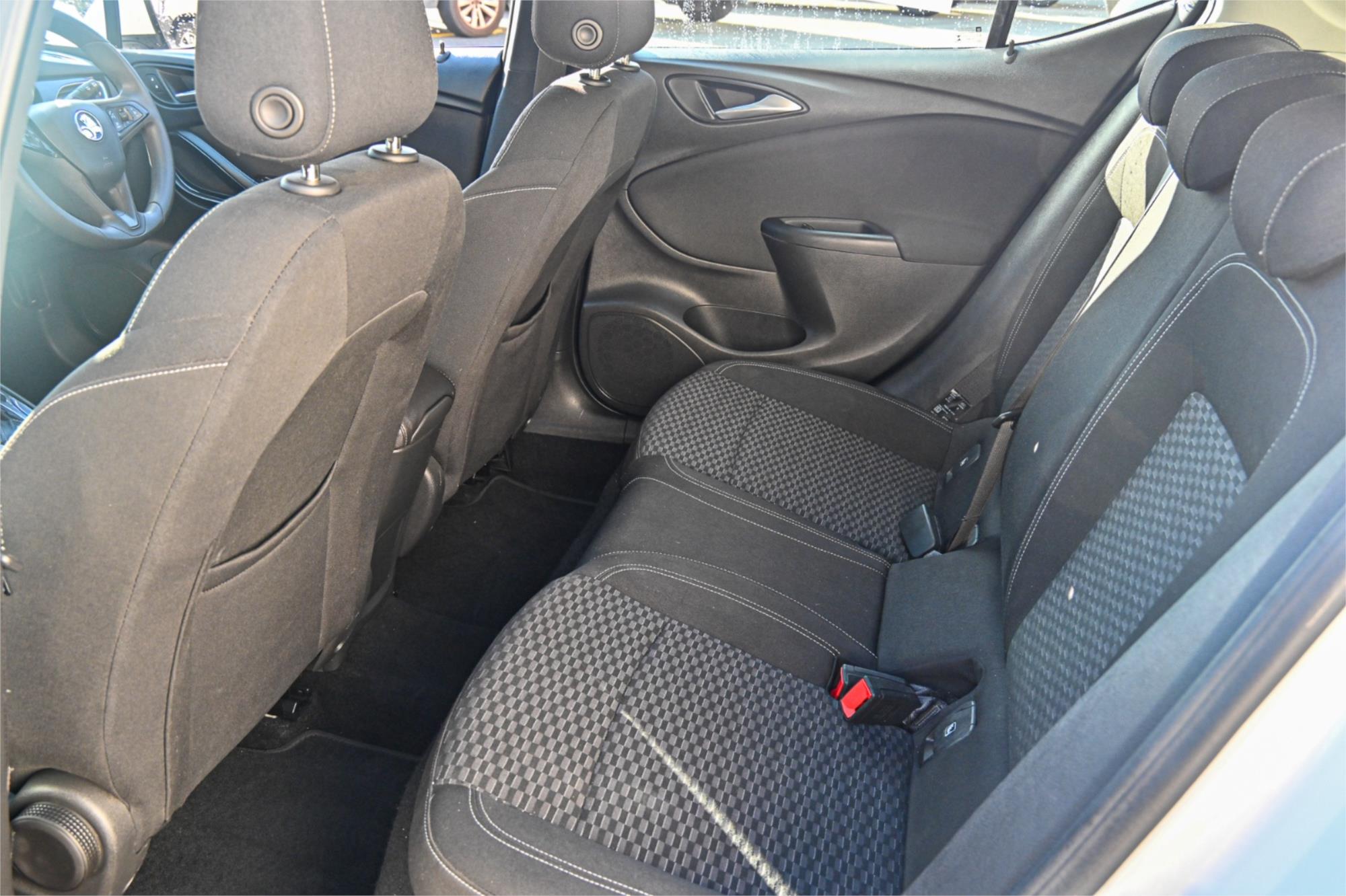 2016 HOLDEN ASTRA BK MY17 R 6 SP AUTOMATIC 5D HATCHBACK