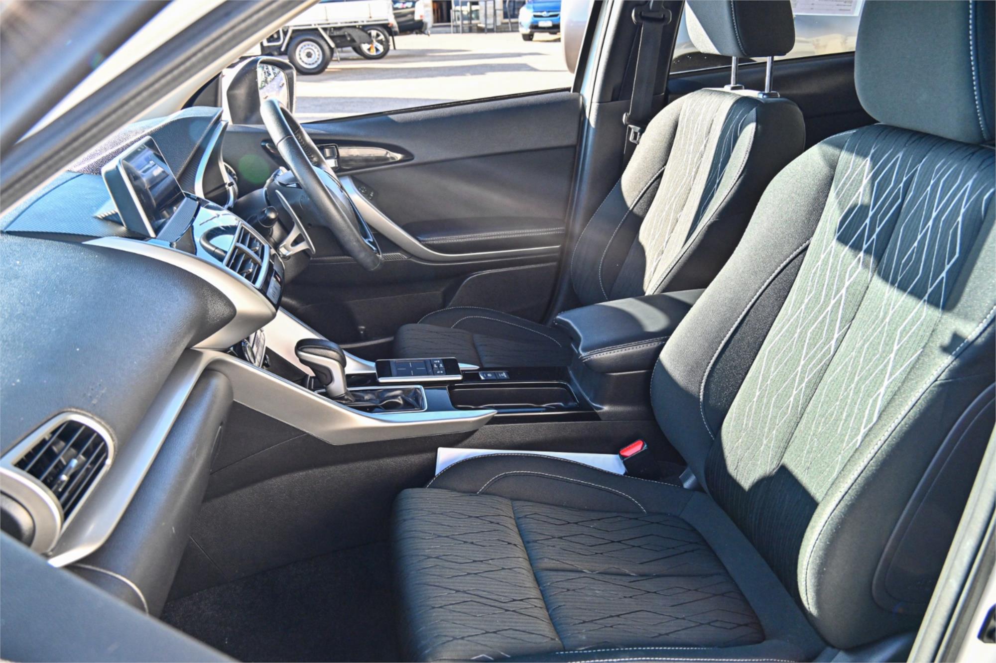 2018 MITSUBISHI ECLIPSE CROSS YA MY18 LS (2WD) CONTINUOUS VARIABLE 4D WAGON