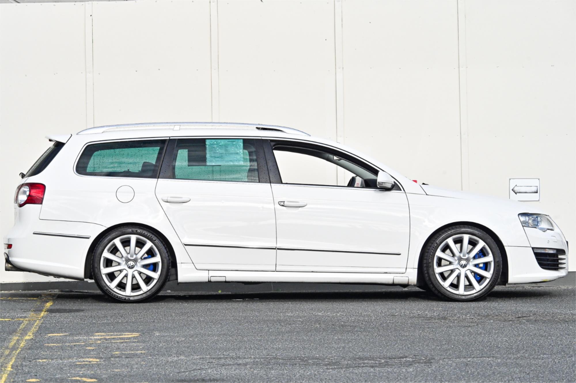 2010 VOLKSWAGEN PASSAT 3C MY10 R36 6 SP AUTO DIRECT SHIFT 4D WAGON