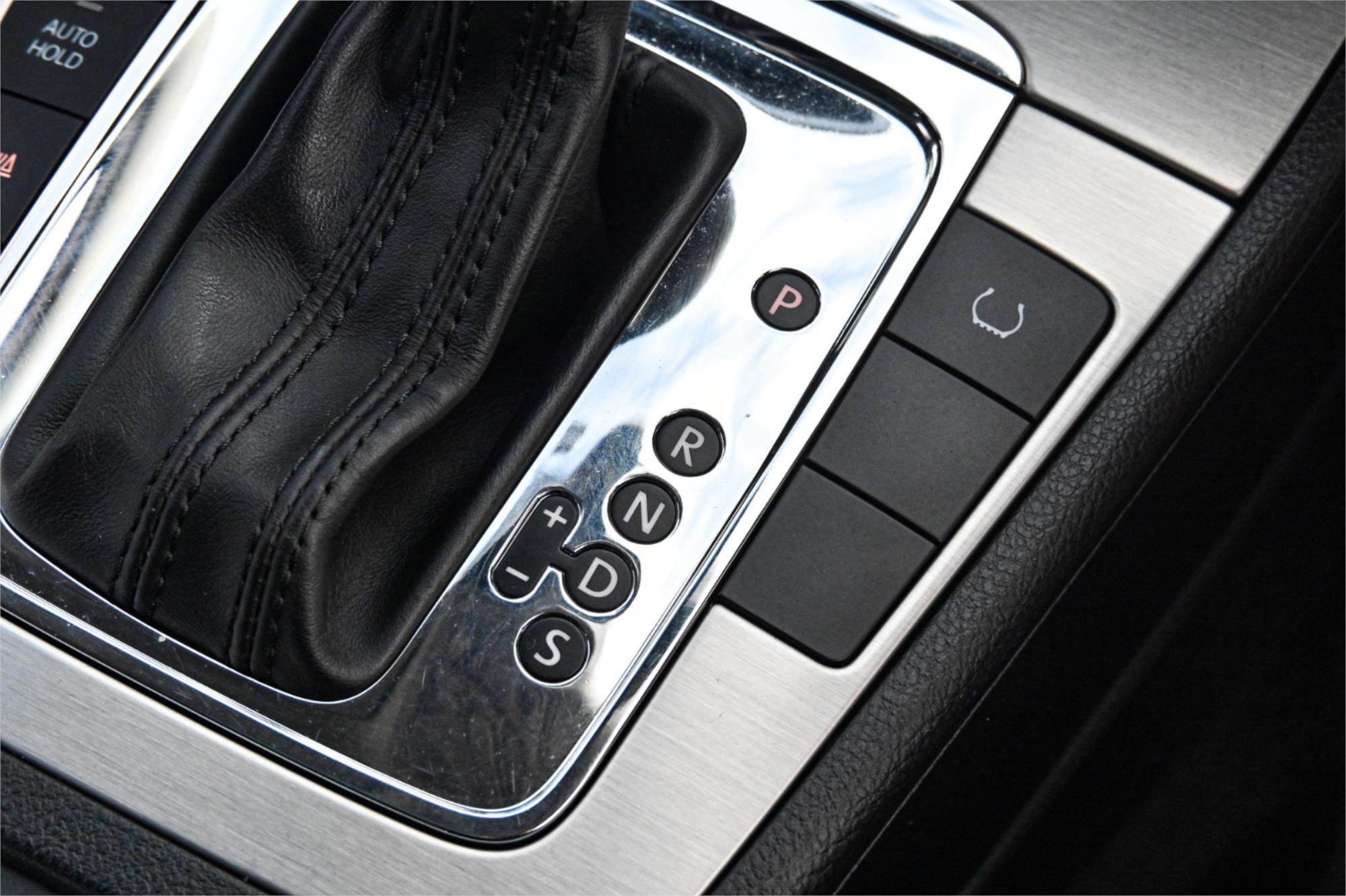 2010 VOLKSWAGEN PASSAT 3C MY10 R36 6 SP AUTO DIRECT SHIFT 4D WAGON