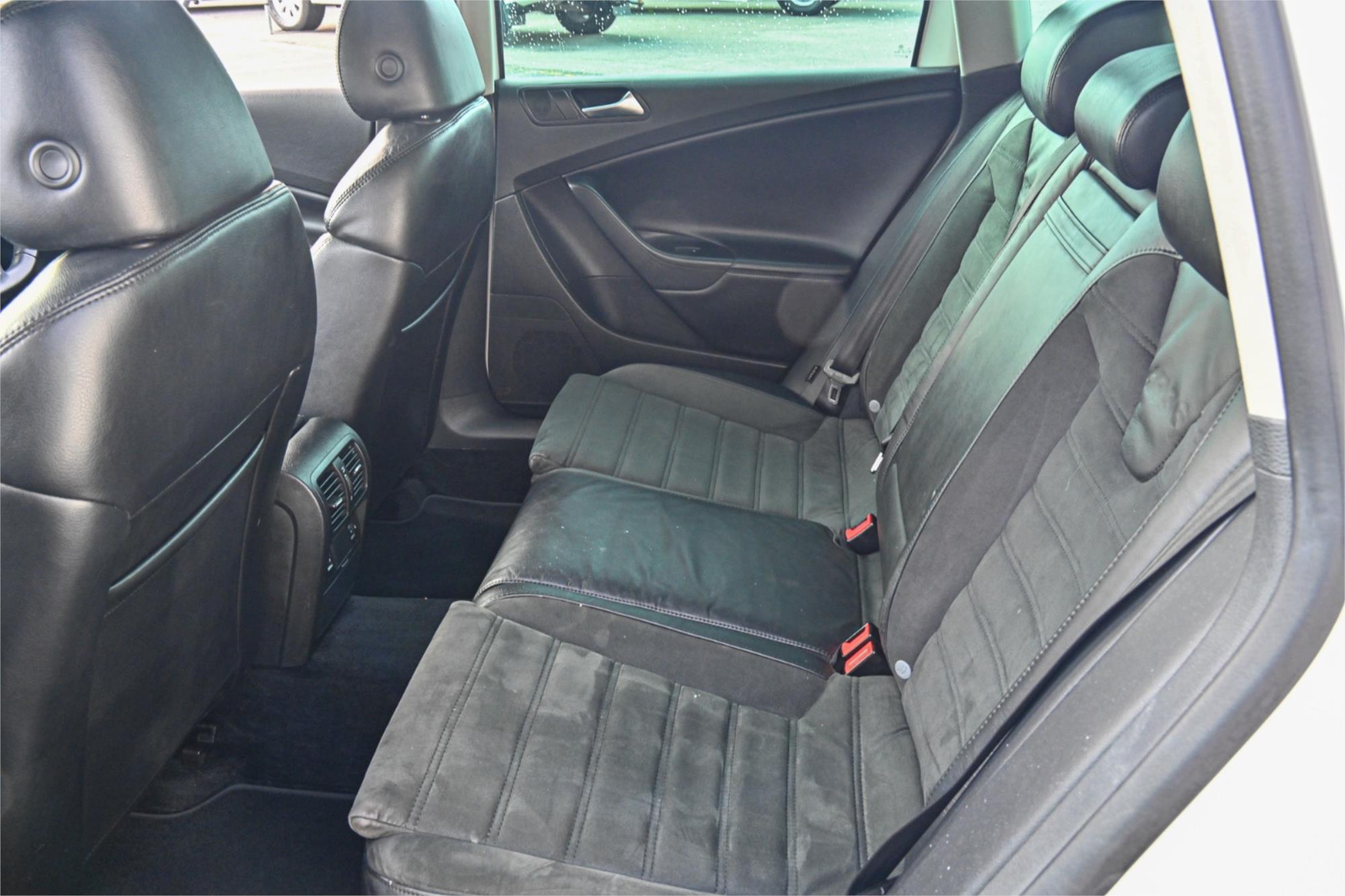 2010 VOLKSWAGEN PASSAT 3C MY10 R36 6 SP AUTO DIRECT SHIFT 4D WAGON