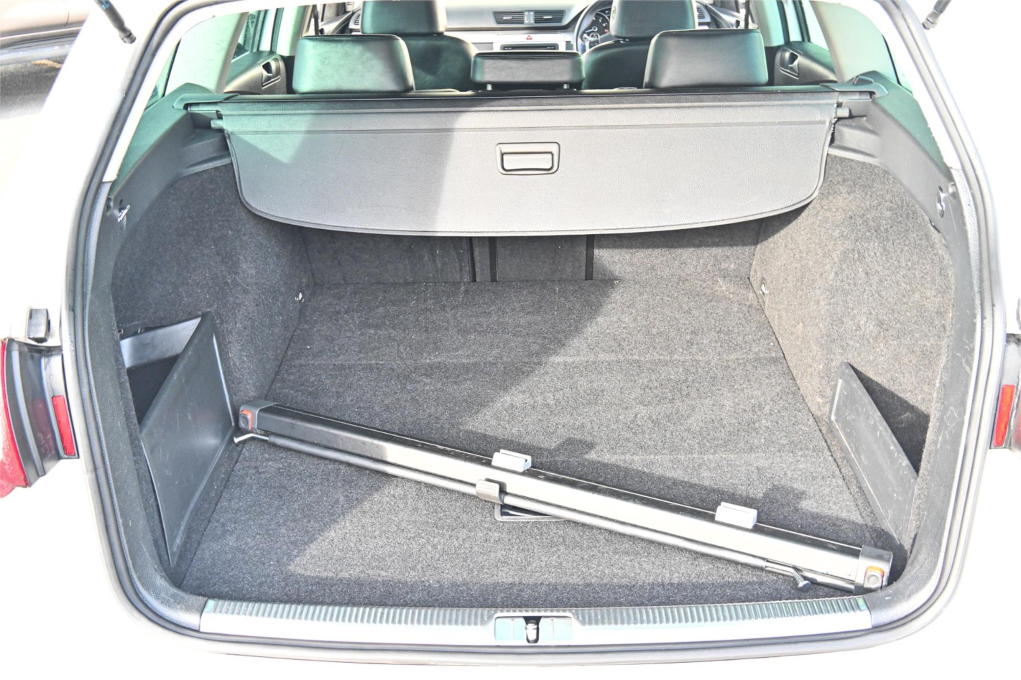 2010 VOLKSWAGEN PASSAT 3C MY10 R36 6 SP AUTO DIRECT SHIFT 4D WAGON
