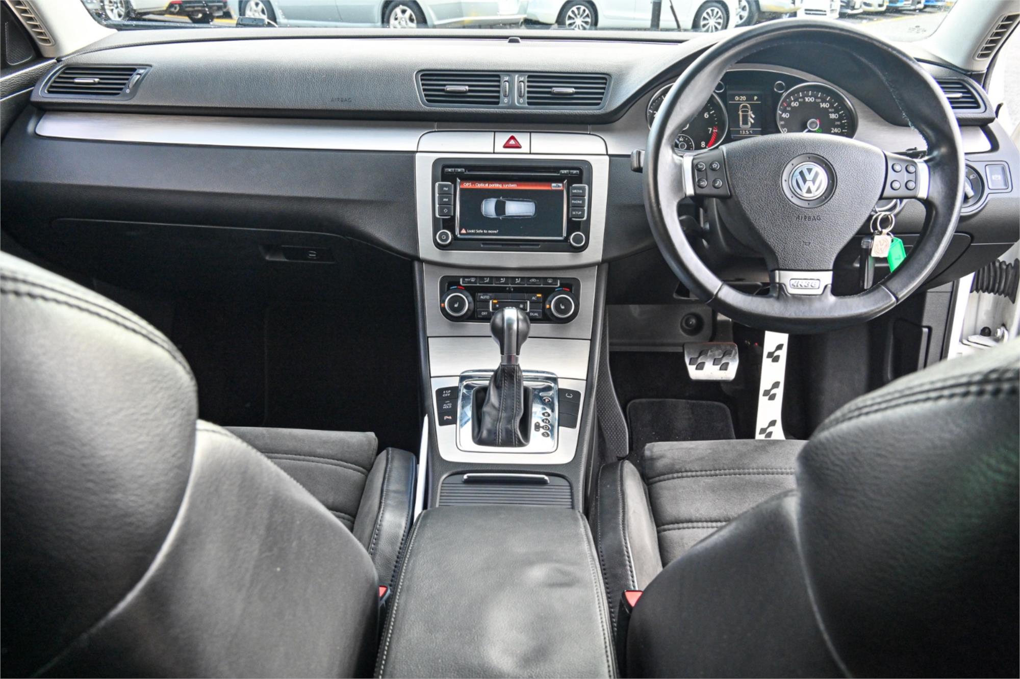 2010 VOLKSWAGEN PASSAT 3C MY10 R36 6 SP AUTO DIRECT SHIFT 4D WAGON
