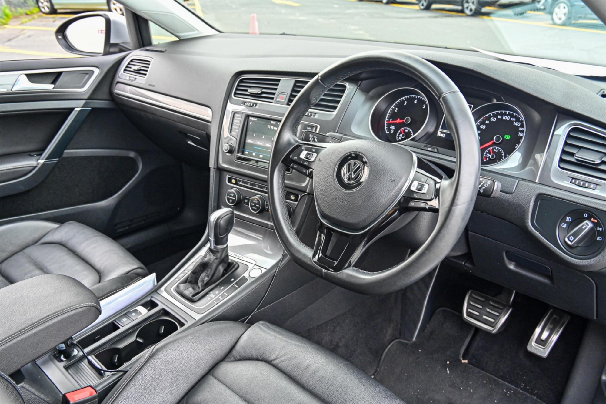 2016 VOLKSWAGEN GOLF AU MY16 ALLTRACK 132 TSI 6 SP AUTO DIRECT SHIFT 4D WAGON