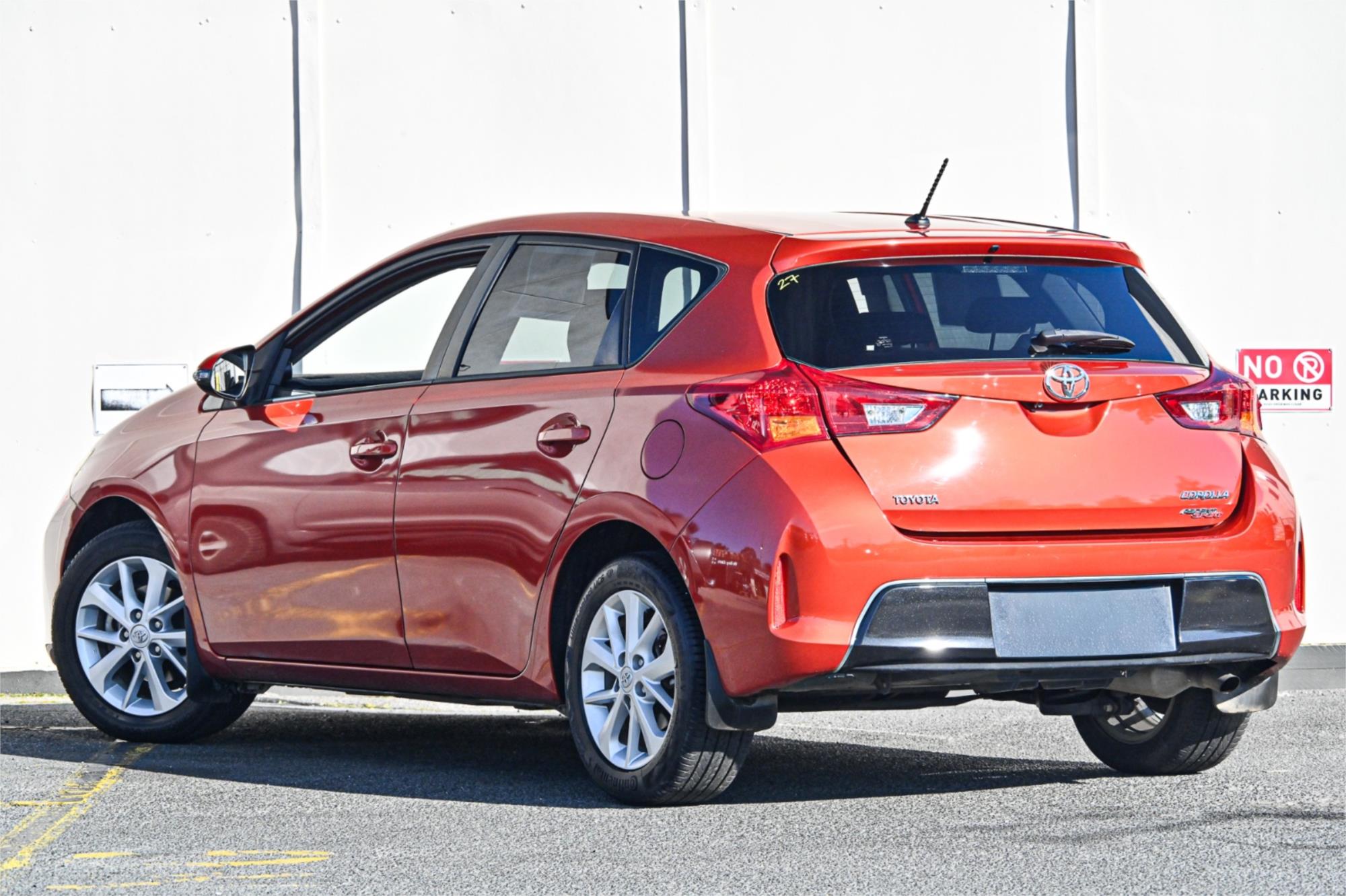 2013 TOYOTA COROLLA ZRE182R ASCENT 6 SP MANUAL 5D HATCHBACK