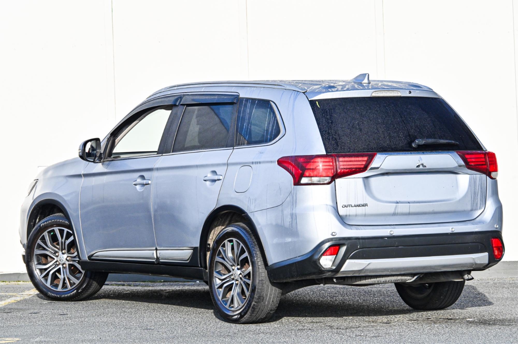 2017 MITSUBISHI OUTLANDER ZK MY17 LS (4x2) CONTINUOUS VARIABLE 4D WAGON