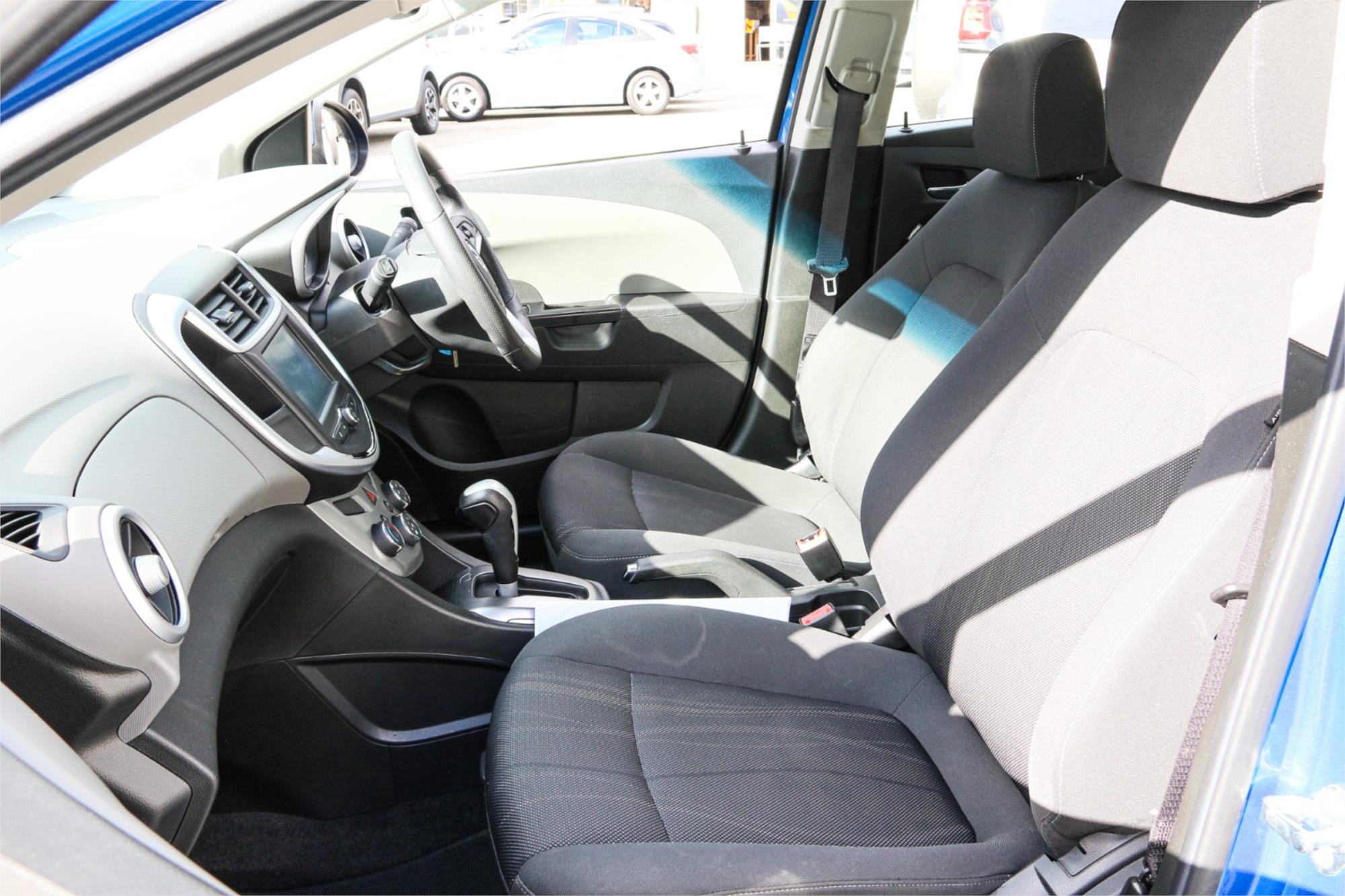 2017 HOLDEN BARINA TM MY17 LS 6 SP AUTOMATIC 5D HATCHBACK