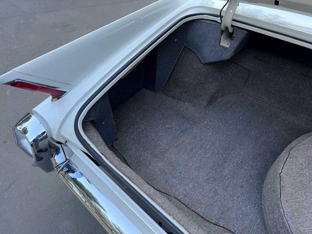 1962 CADILLAC DE VILLE PARK AVENUE 4 SP AUTOMATIC 4D HARDTOP