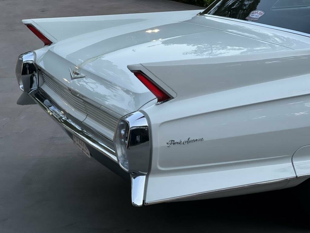 1962 CADILLAC DE VILLE PARK AVENUE 4 SP AUTOMATIC 4D HARDTOP